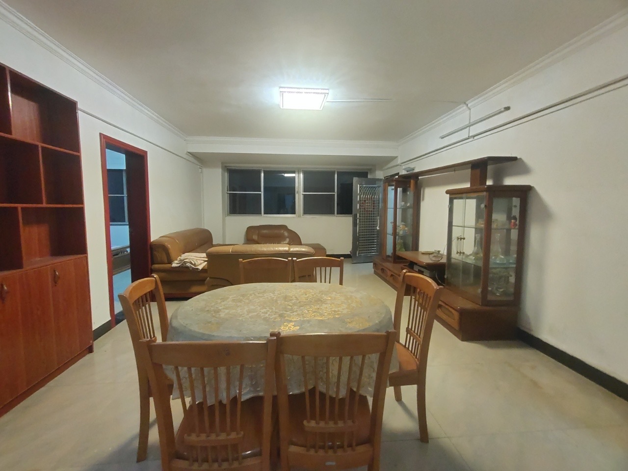 金山小区  3室2厅2卫   1900.00元/月室内图