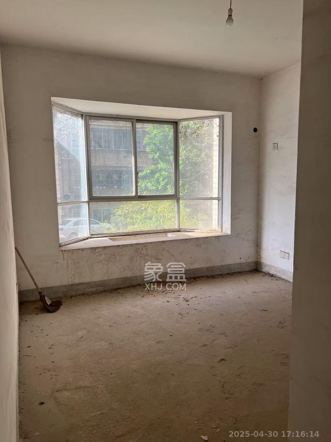 芙蓉山庄 3室2厅2卫 68.0万 芙蓉山庄 3室2厅2卫 68.0万室内图