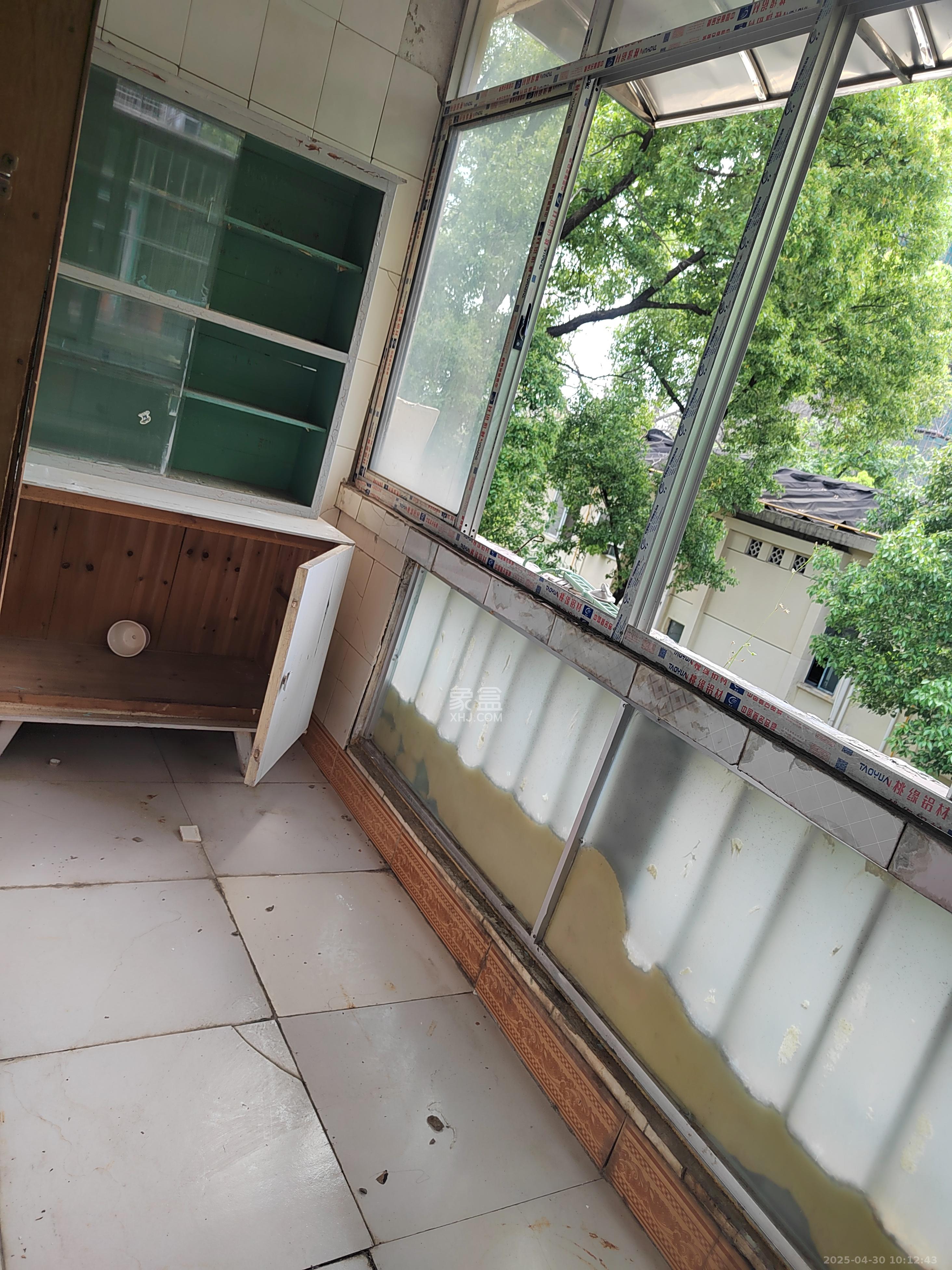 妹子山社区(曙光社区) 2室1厅1卫 1000.0元/月 妹子山社区(曙光社区) 2室1厅1卫 1000.0元/月室内图