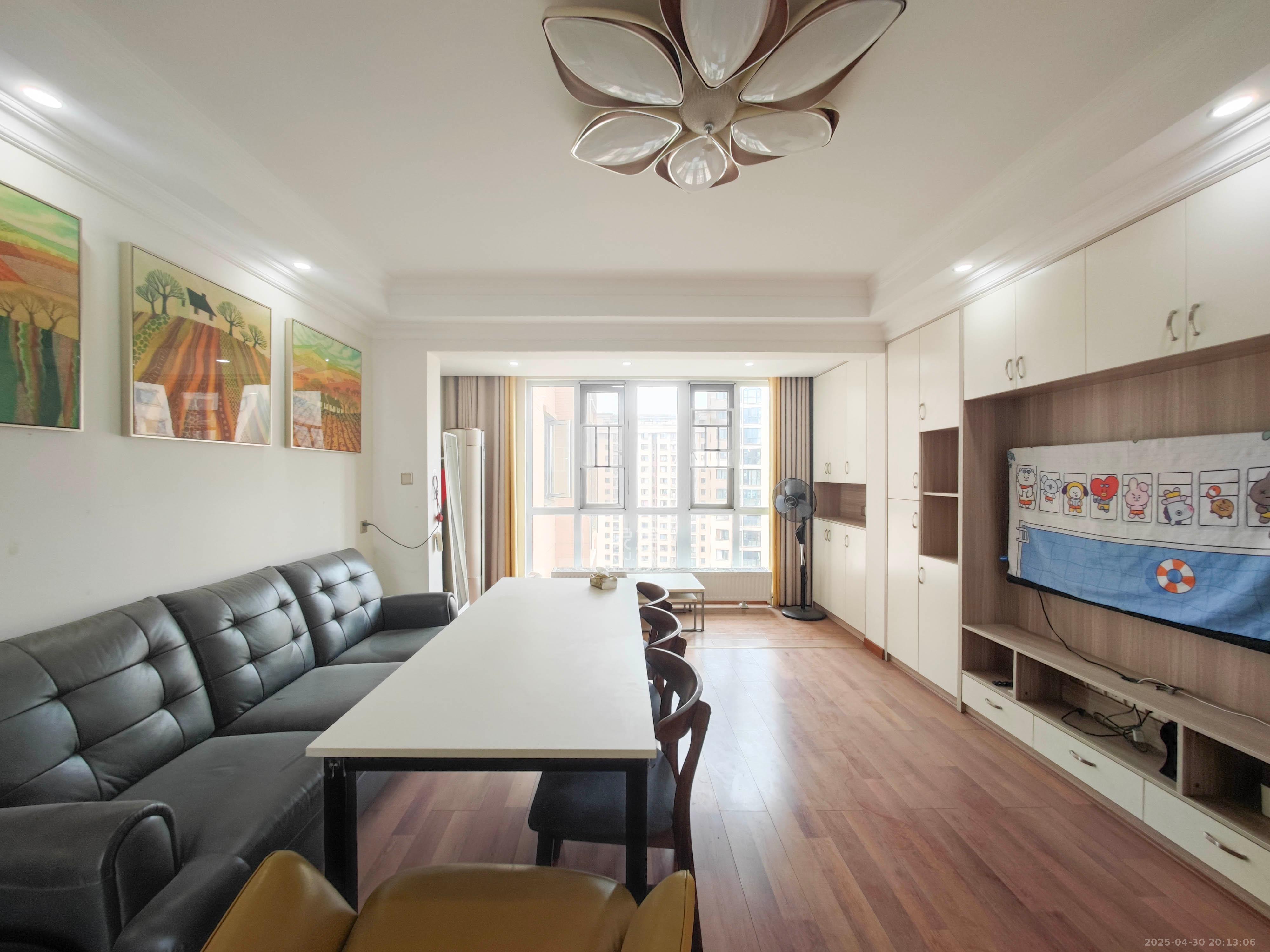 丽发新城 3室2厅2卫 108.0万 丽发新城 3室2厅2卫 108.0万客厅