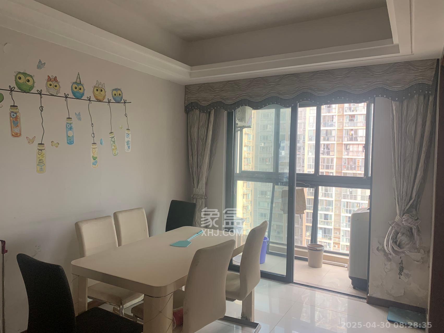 藏珑湖上国际花园 4室2厅2卫 4500.0元/月 藏珑湖上国际花园 4室2厅2卫 4500.0元/月室内图