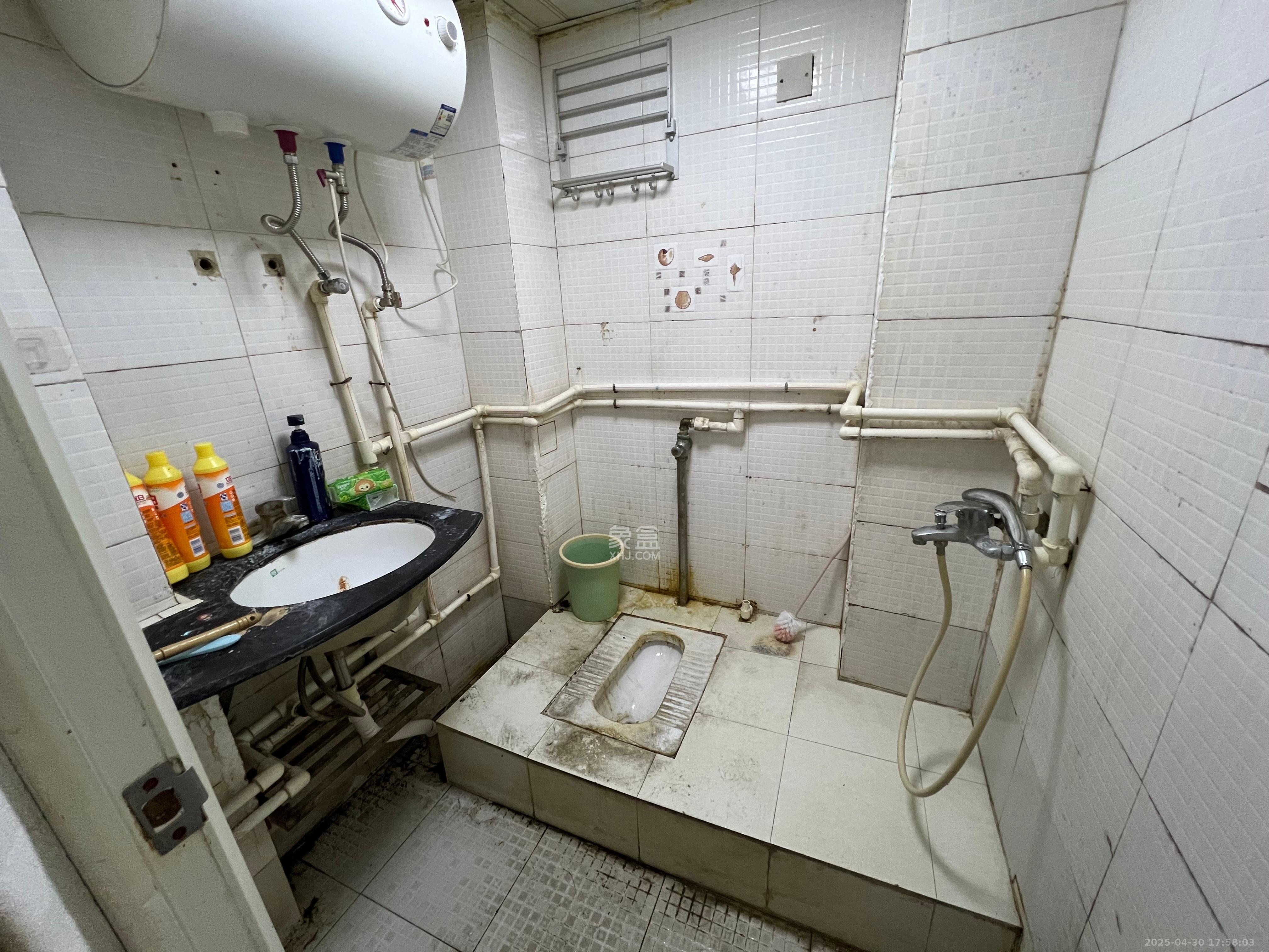 三和公寓  1室0厅1卫    800.0元/月 三和公寓  1室0厅1卫    800.0元/月室内图