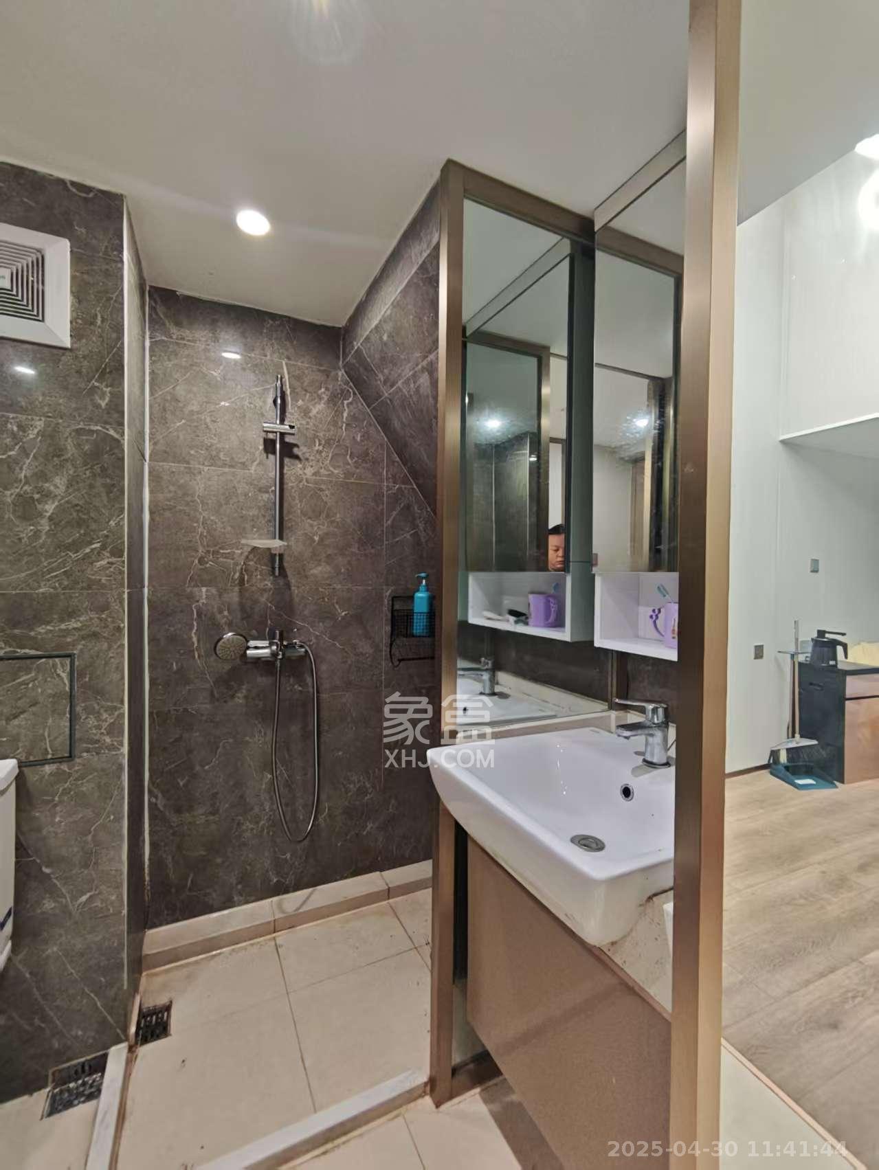 华远海蓝郡 2室2厅1卫 1400.0元/月 华远海蓝郡 2室2厅1卫 1400.0元/月室内图