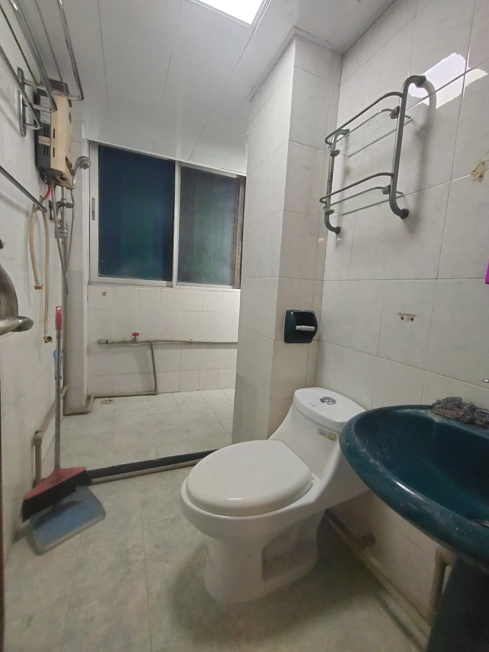 金山小区  3室2厅2卫   1900.00元/月室内图