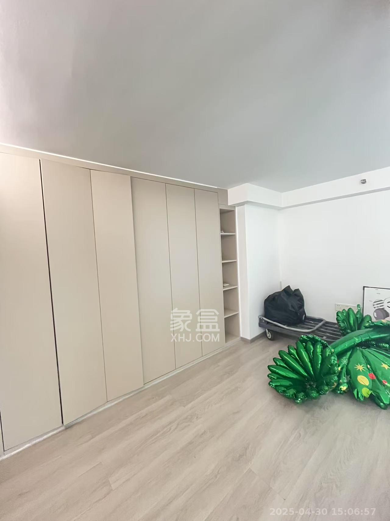 中交广场公寓  1室0厅0卫   2500.00元/月室内图