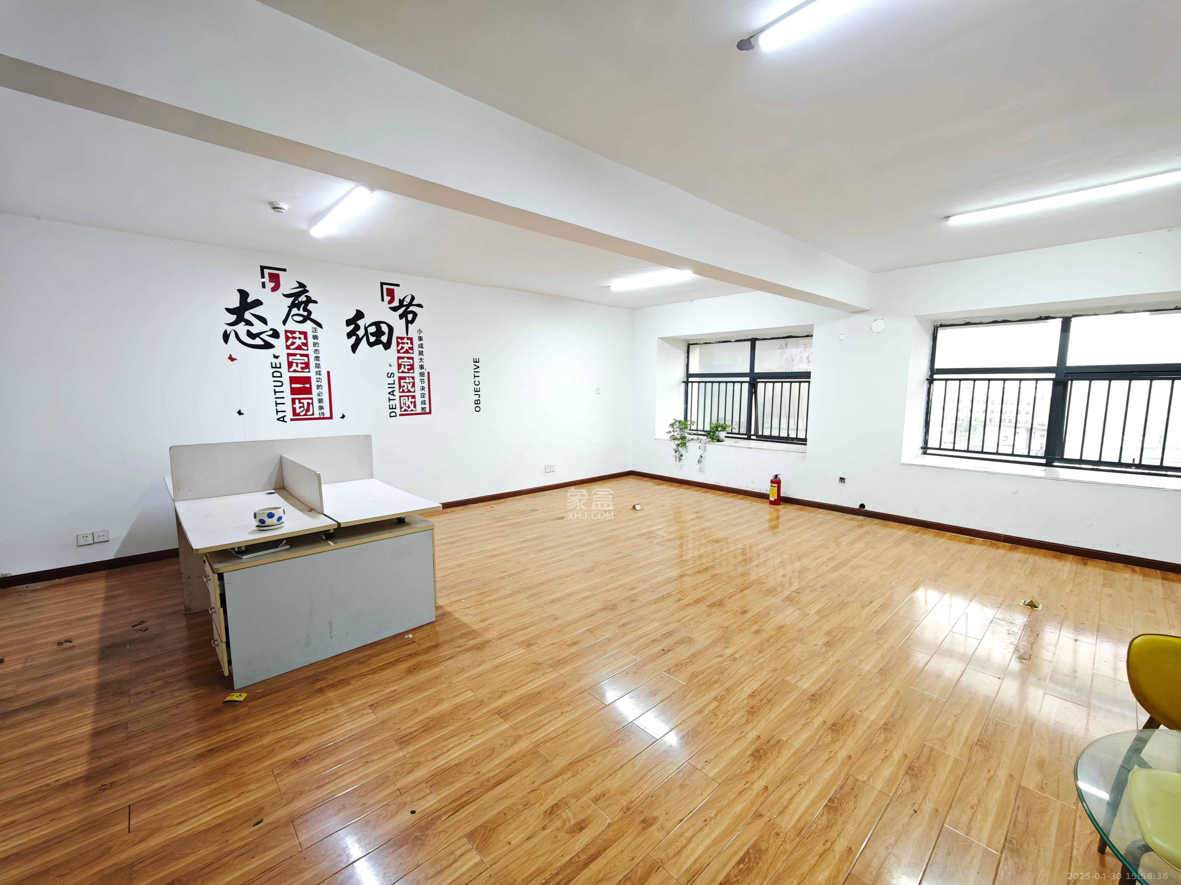 蓝湾国际广场  1室1厅1卫   12000.00元/月室内图