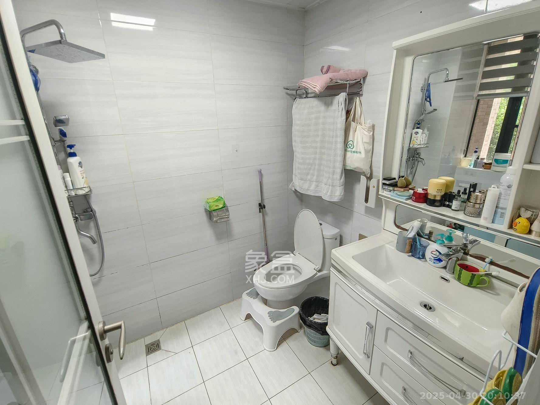 三一街区 3室2厅2卫 73.0万 三一街区 3室2厅2卫 73.0万卫生间