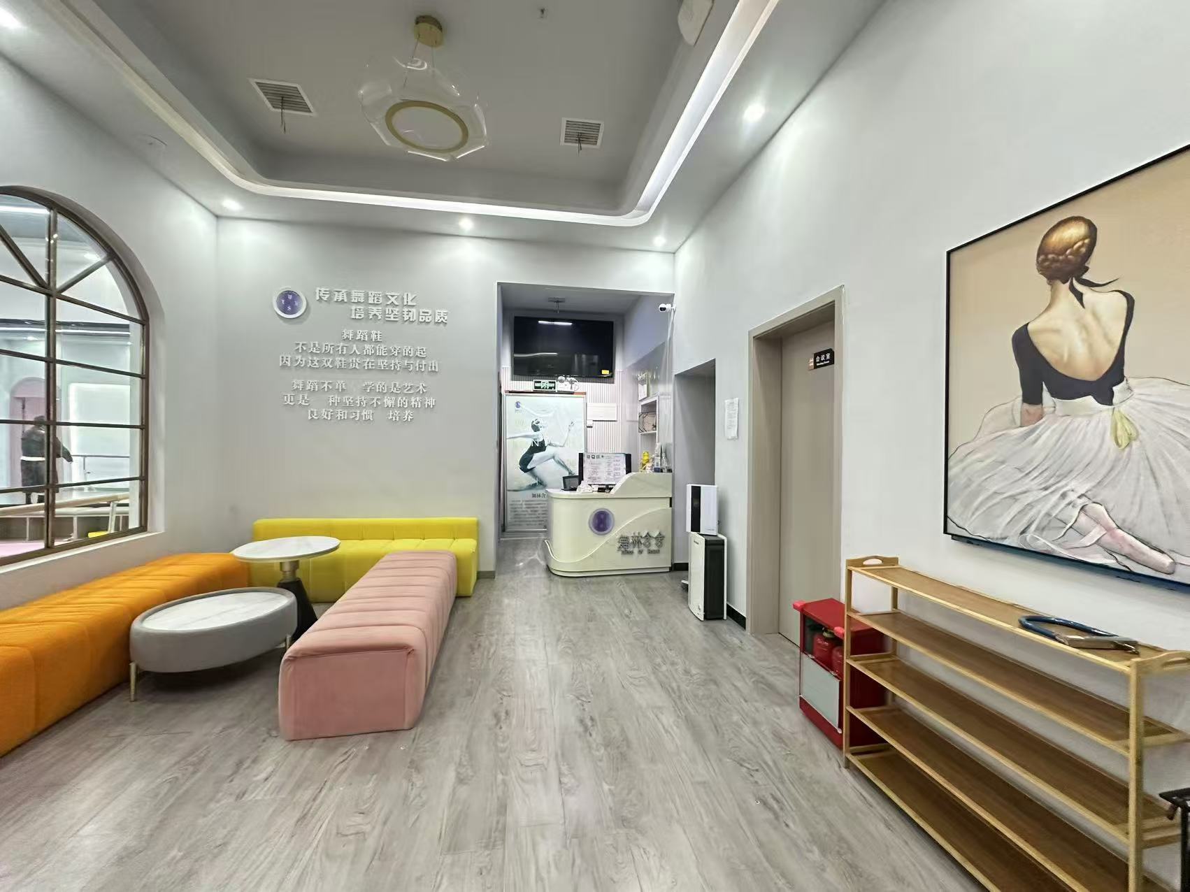 长湖峰境 2室1厅1卫 10000.0元/月 长湖峰境 2室1厅1卫 10000.0元/月室内图