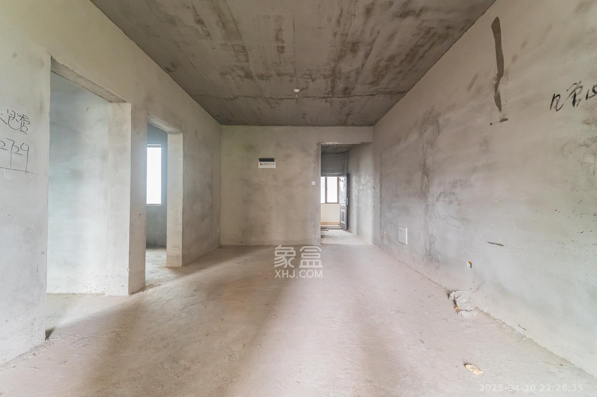 艺源颂雅小区(719街区) 2室2厅1卫 58.60万 艺源颂雅小区(719街区) 2室2厅1卫 58.60万客厅