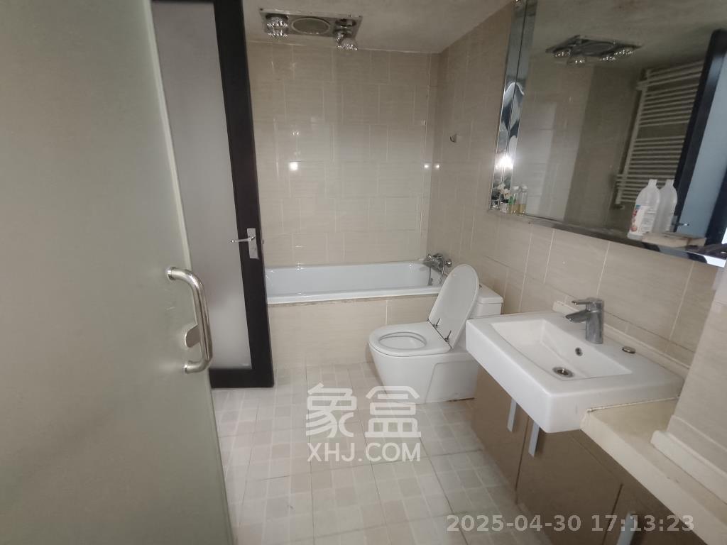 阳光100三期  3室2厅2卫   2800.00元/月