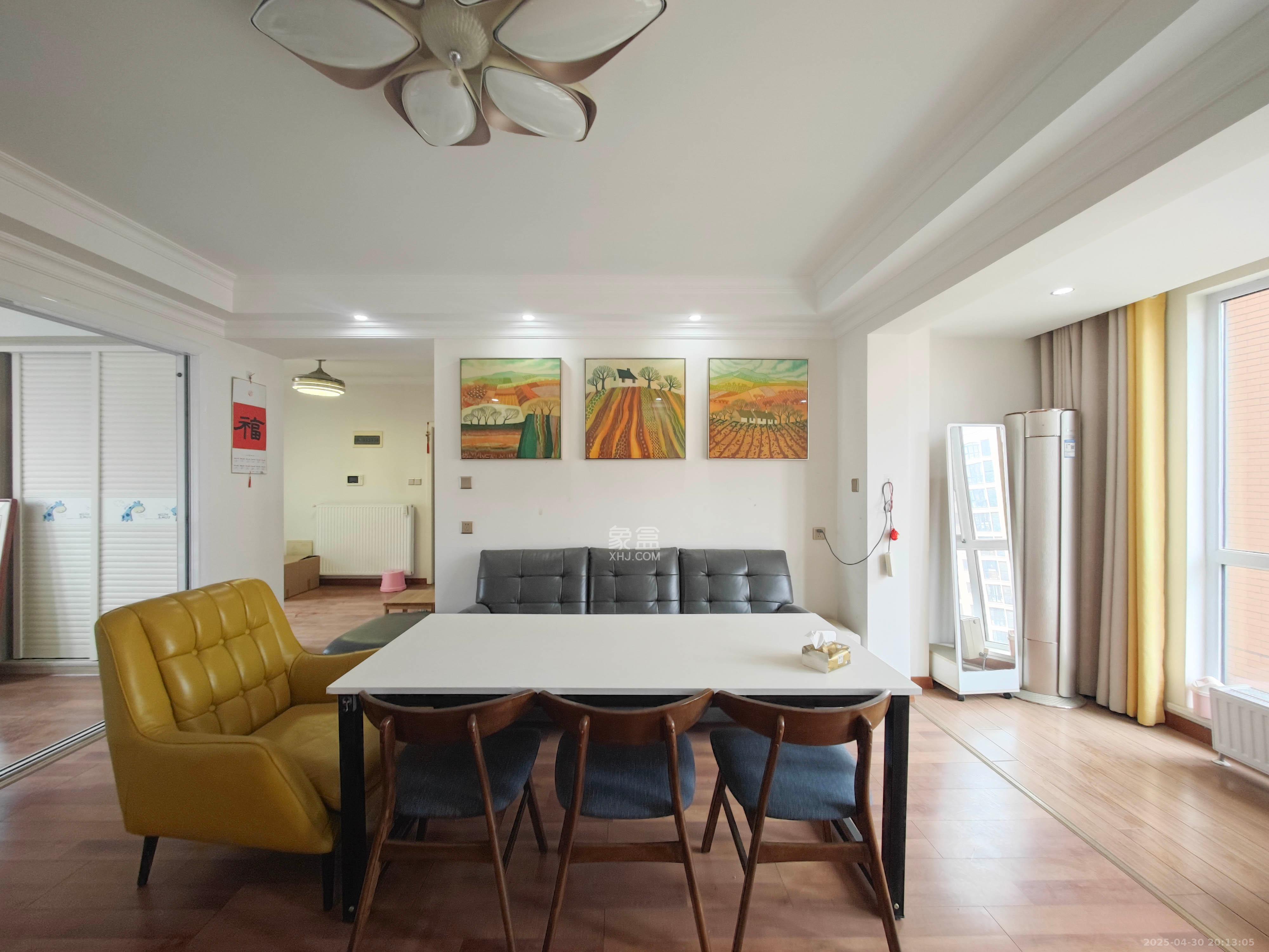 丽发新城 3室2厅2卫 108.0万 丽发新城 3室2厅2卫 108.0万客厅