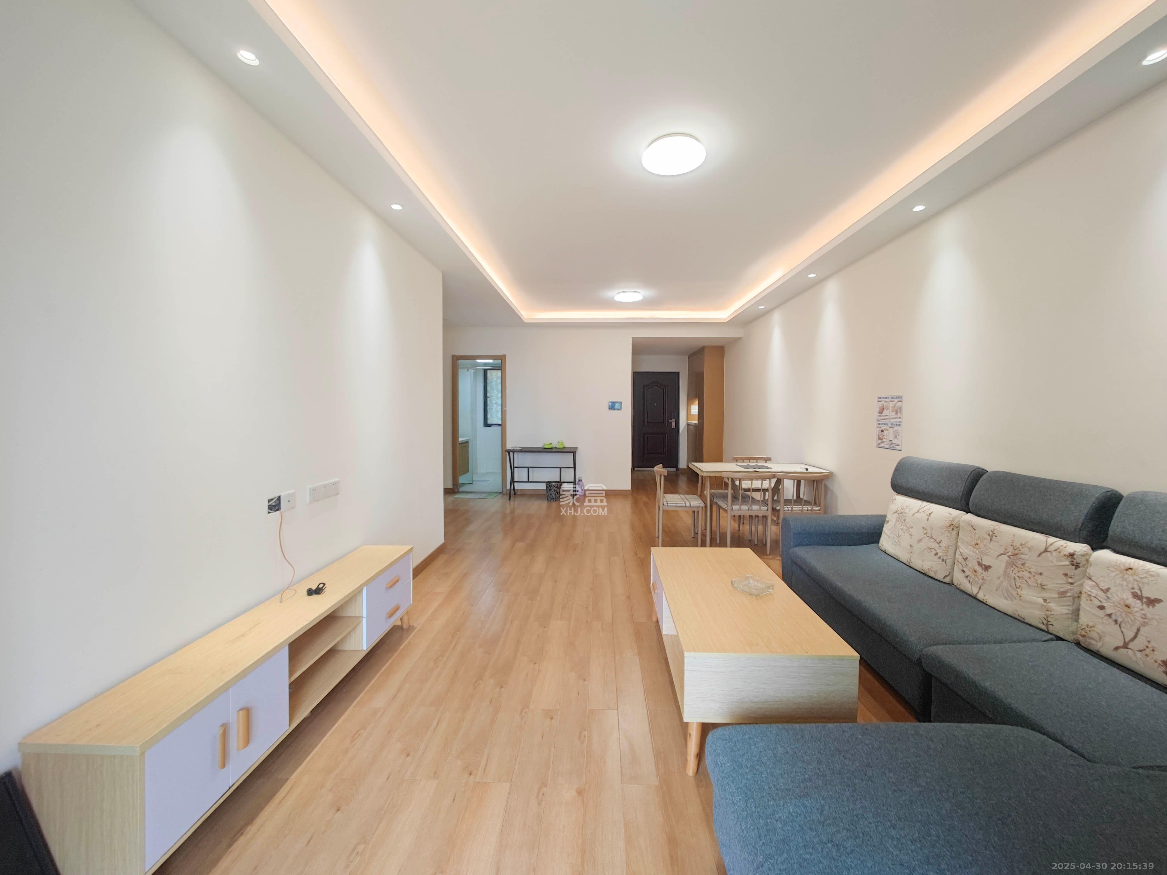 中建璟和城 3室2厅1卫 91.8万 中建璟和城 3室2厅1卫 91.8万客厅