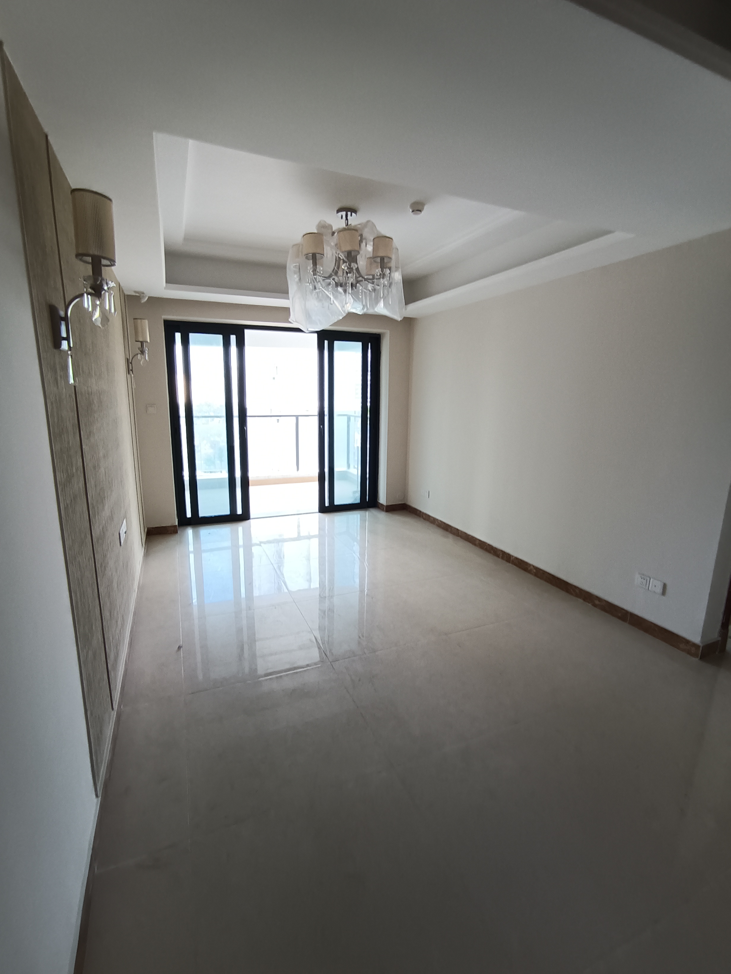 恒大美丽沙天璟湾 2室2厅1卫 175.0万 恒大美丽沙天璟湾 2室2厅1卫 175.0万客厅