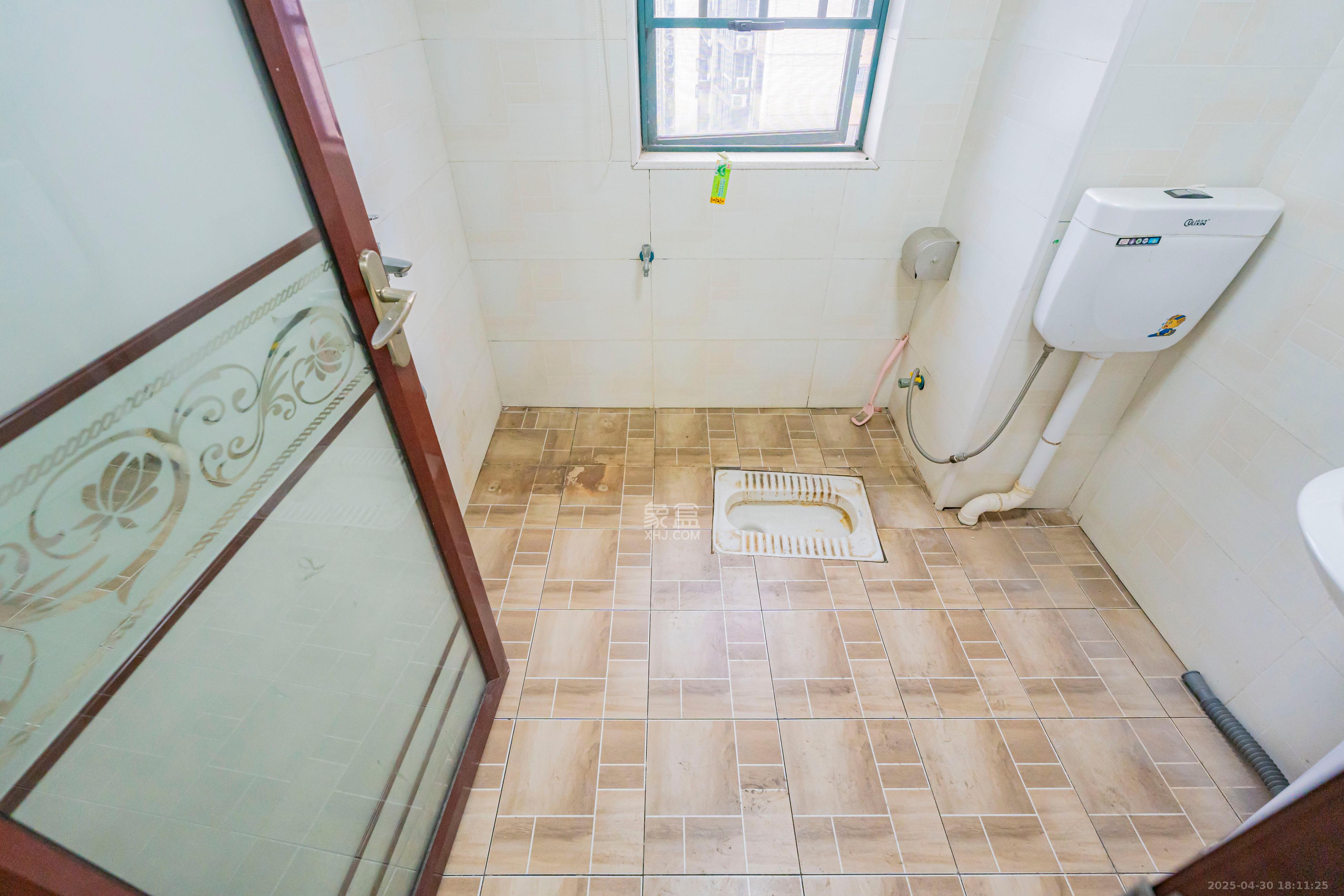 上林紫郡(锦顺和园) 3室2厅2卫 98.0万 上林紫郡(锦顺和园) 3室2厅2卫 98.0万卫生间