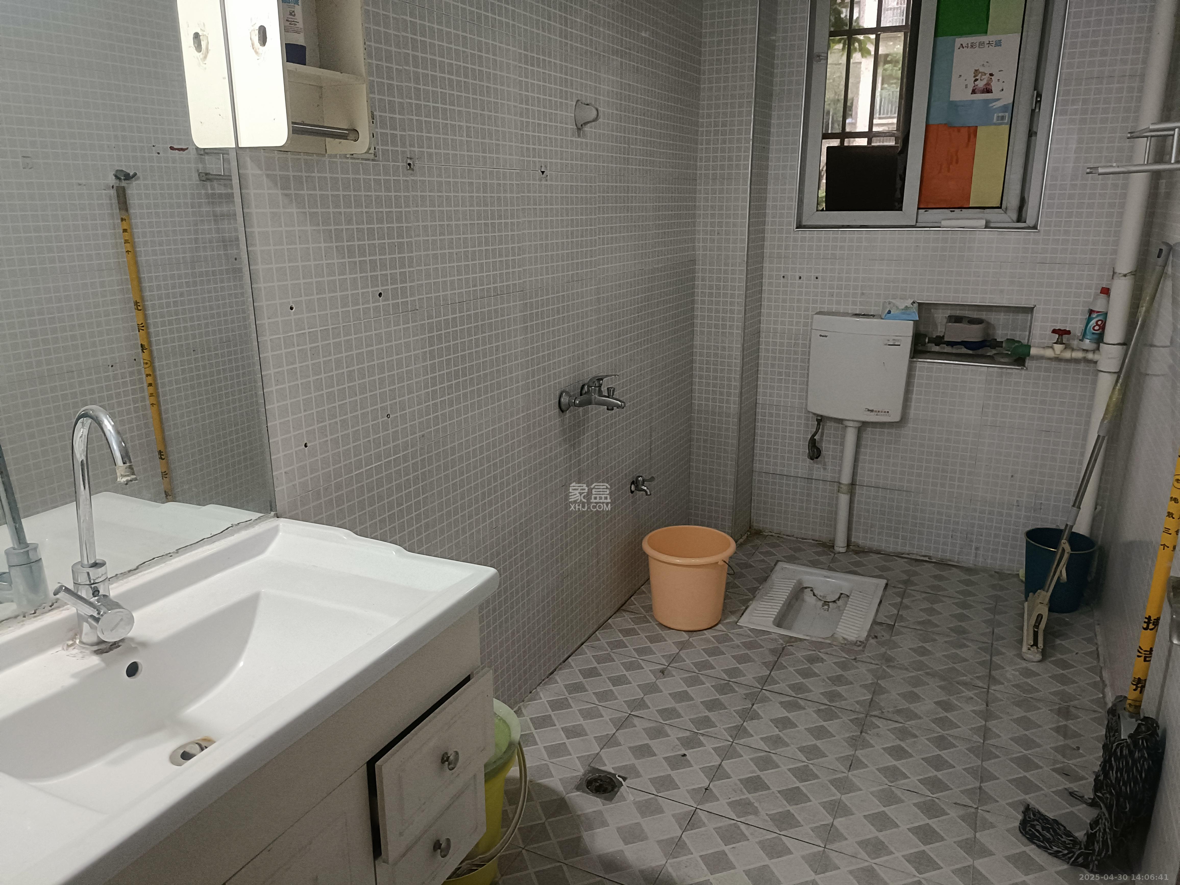 博雅湘水湾  3室2厅2卫   1900.00元/月室内图
