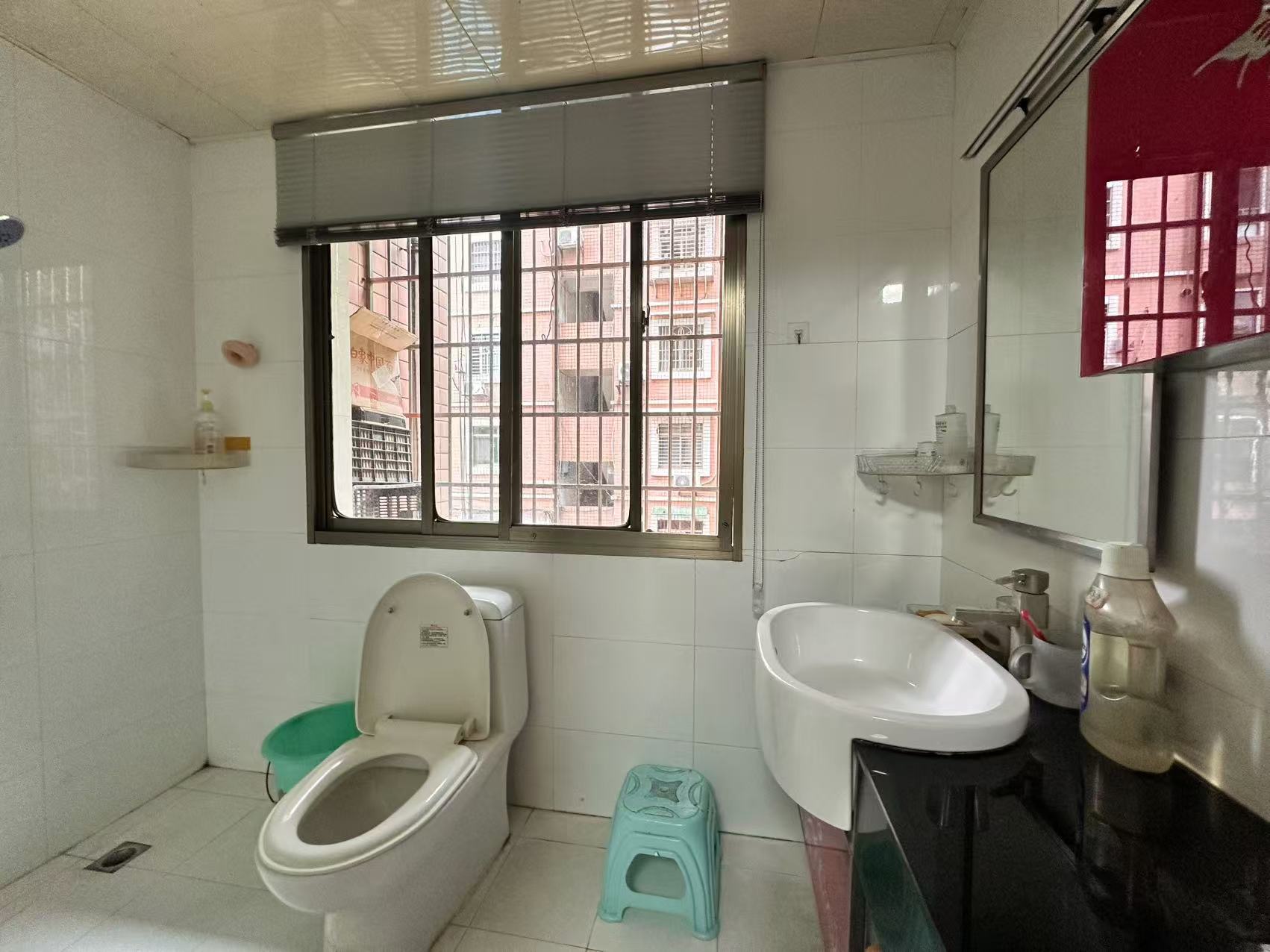 顺枫苑 1室2厅2卫 1300.0元/月 顺枫苑 1室2厅2卫 1300.0元/月室内图