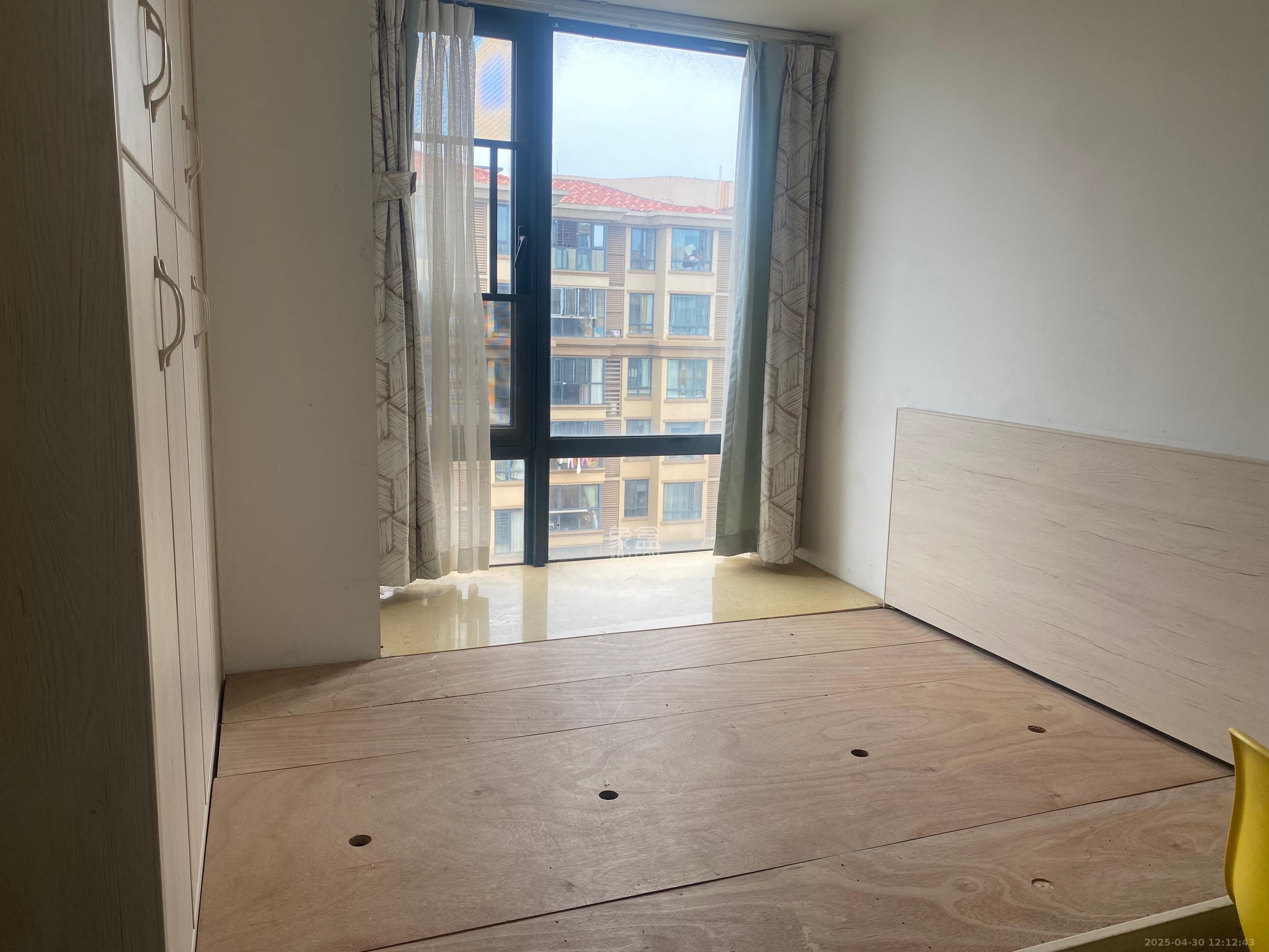 中建芙蓉嘉苑 4室2厅2卫 2300.0元/月 中建芙蓉嘉苑 4室2厅2卫 2300.0元/月室内图