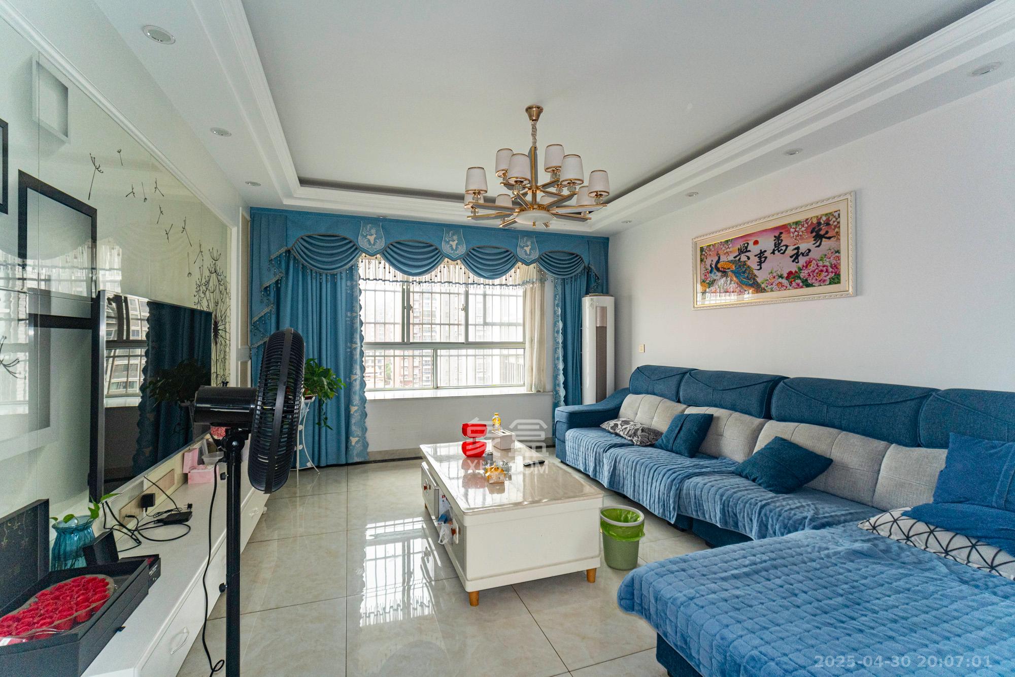 湘楚家园 3室2厅2卫 59.8万 湘楚家园 3室2厅2卫 59.8万客厅