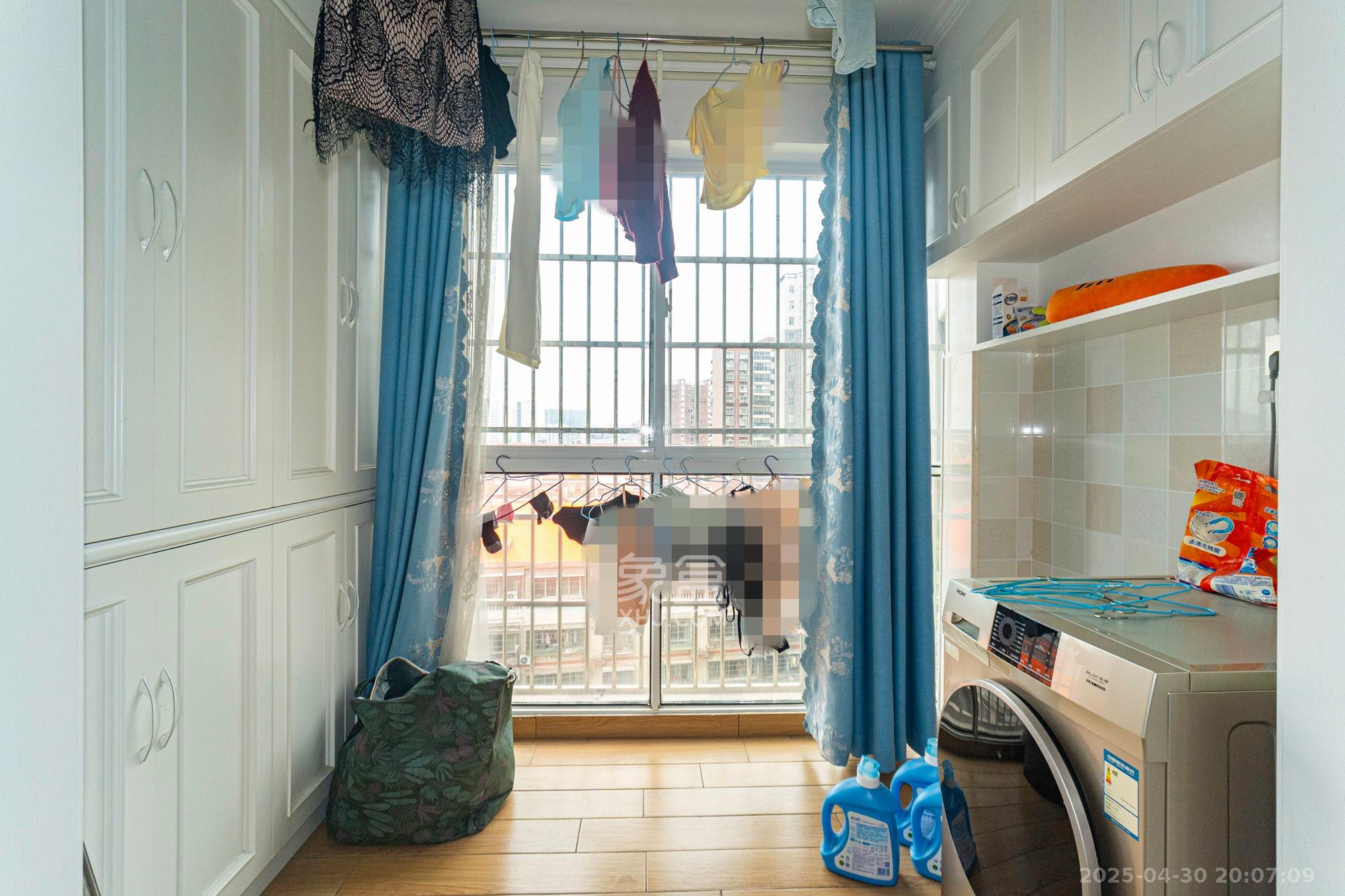 湘楚家园 3室2厅2卫 59.8万 湘楚家园 3室2厅2卫 59.8万阳台