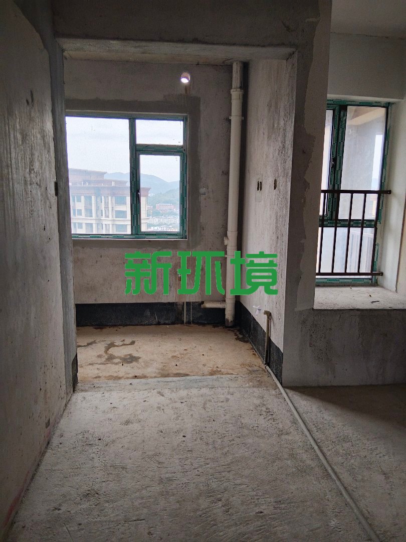 东宸江山里  4室2厅2卫   73.00万客厅