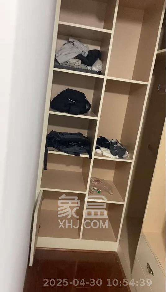 南国嘉苑 3室2厅1卫 2700.0元/月 南国嘉苑 3室2厅1卫 2700.0元/月室内图