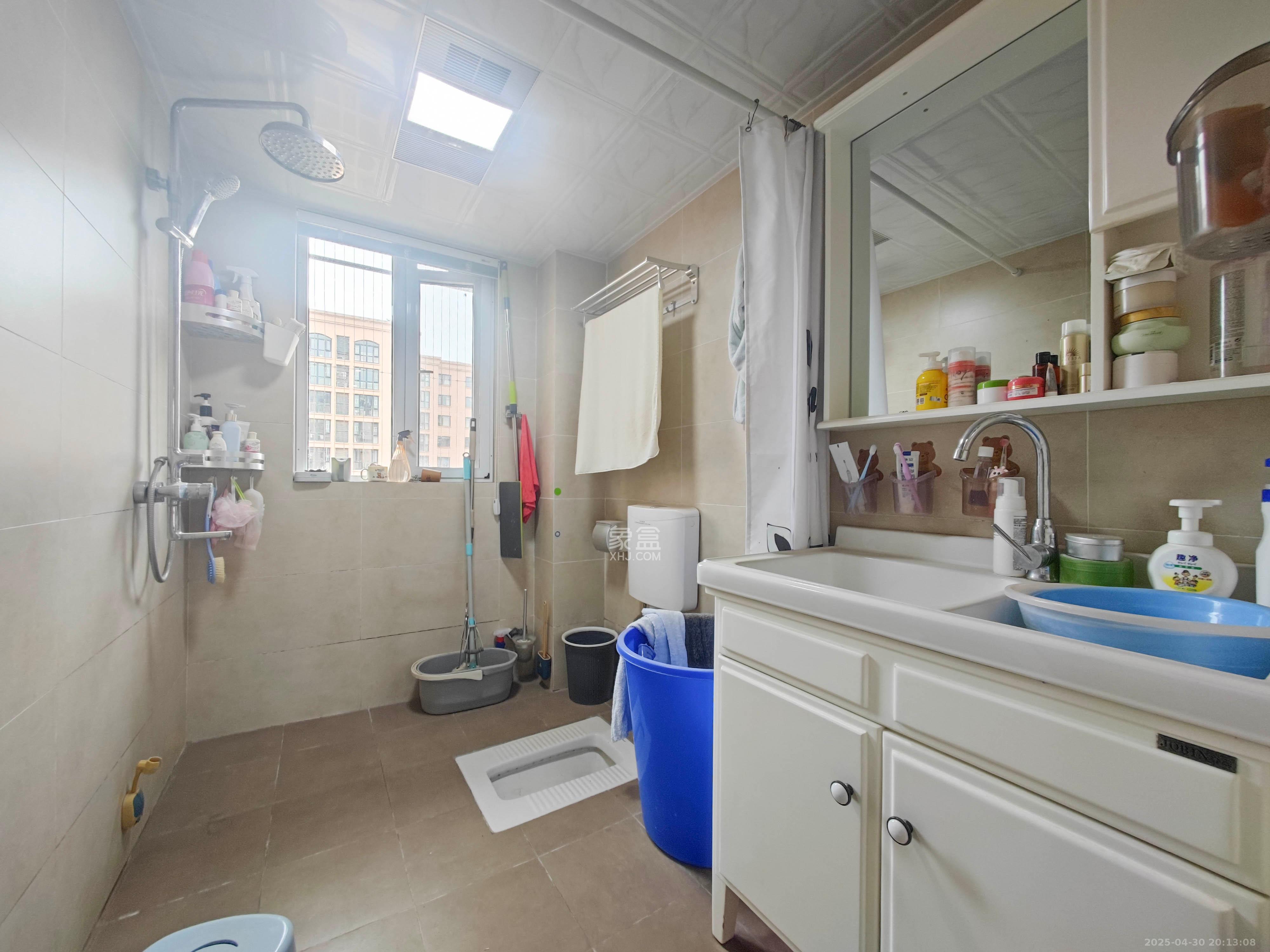 丽发新城 3室2厅2卫 108.0万 丽发新城 3室2厅2卫 108.0万卫生间