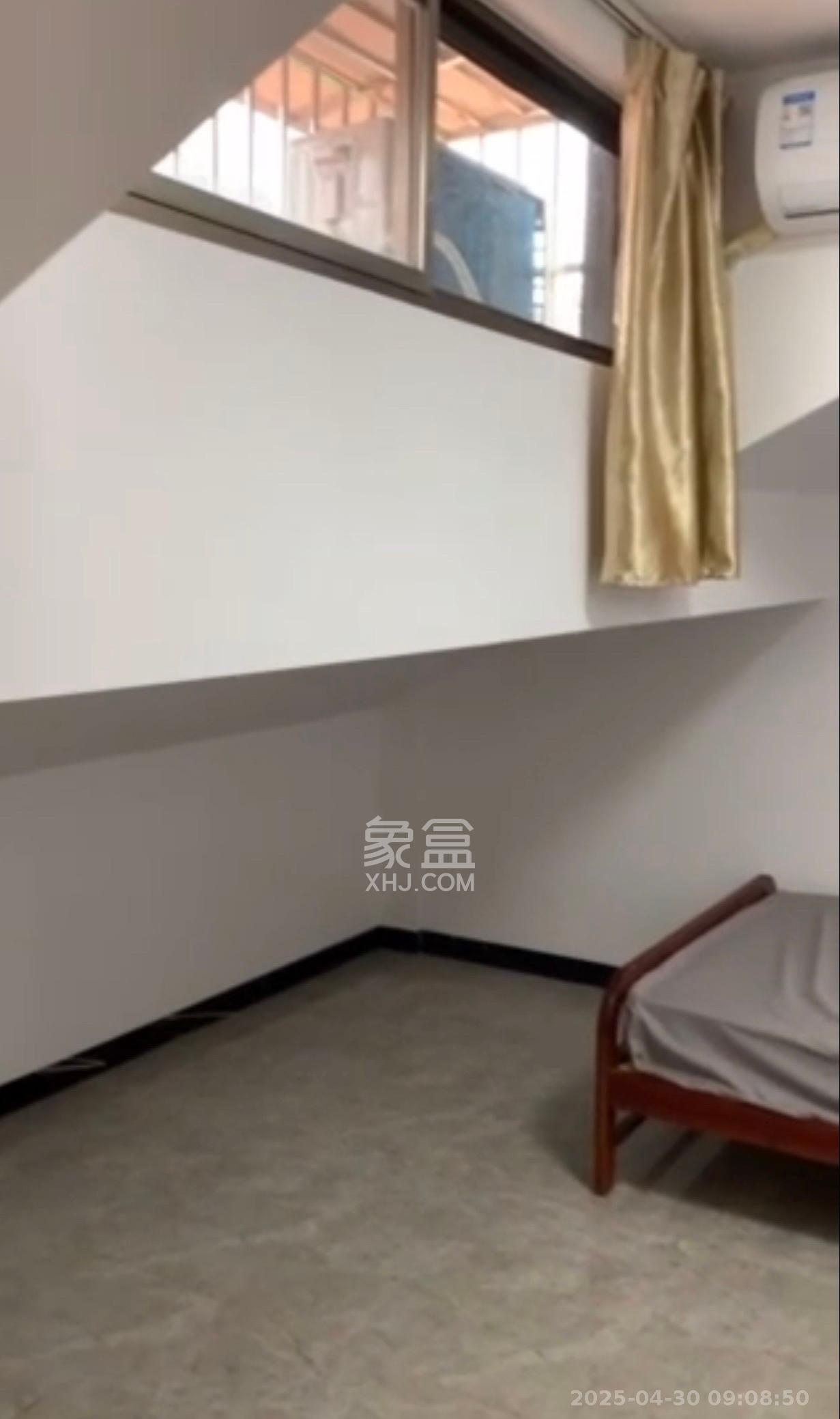 岳北社区 1室1厅1卫 800.0元/月 岳北社区 1室1厅1卫 800.0元/月室内图