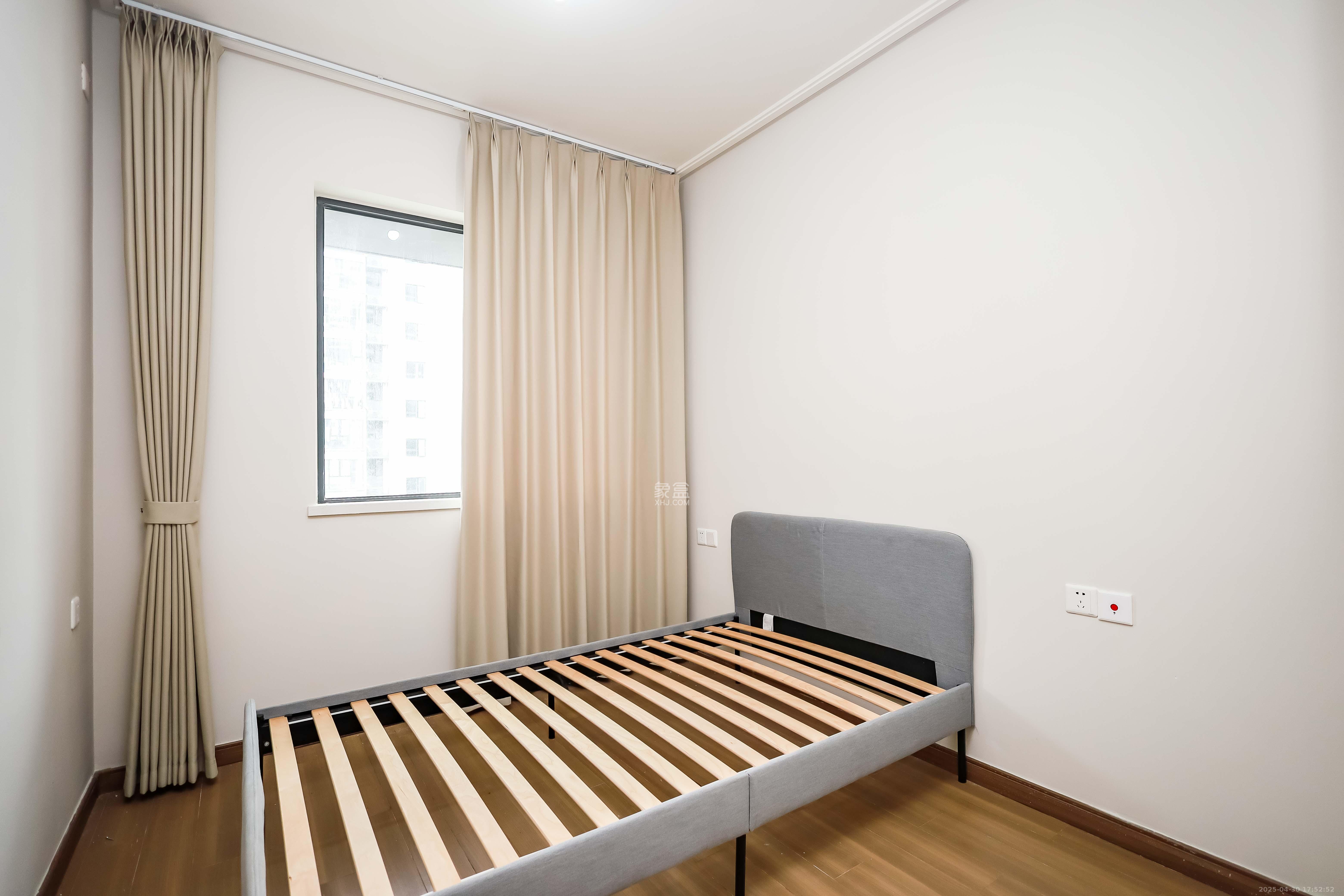 保利恒伟时光印象  3室2厅2卫   130.00万卧室