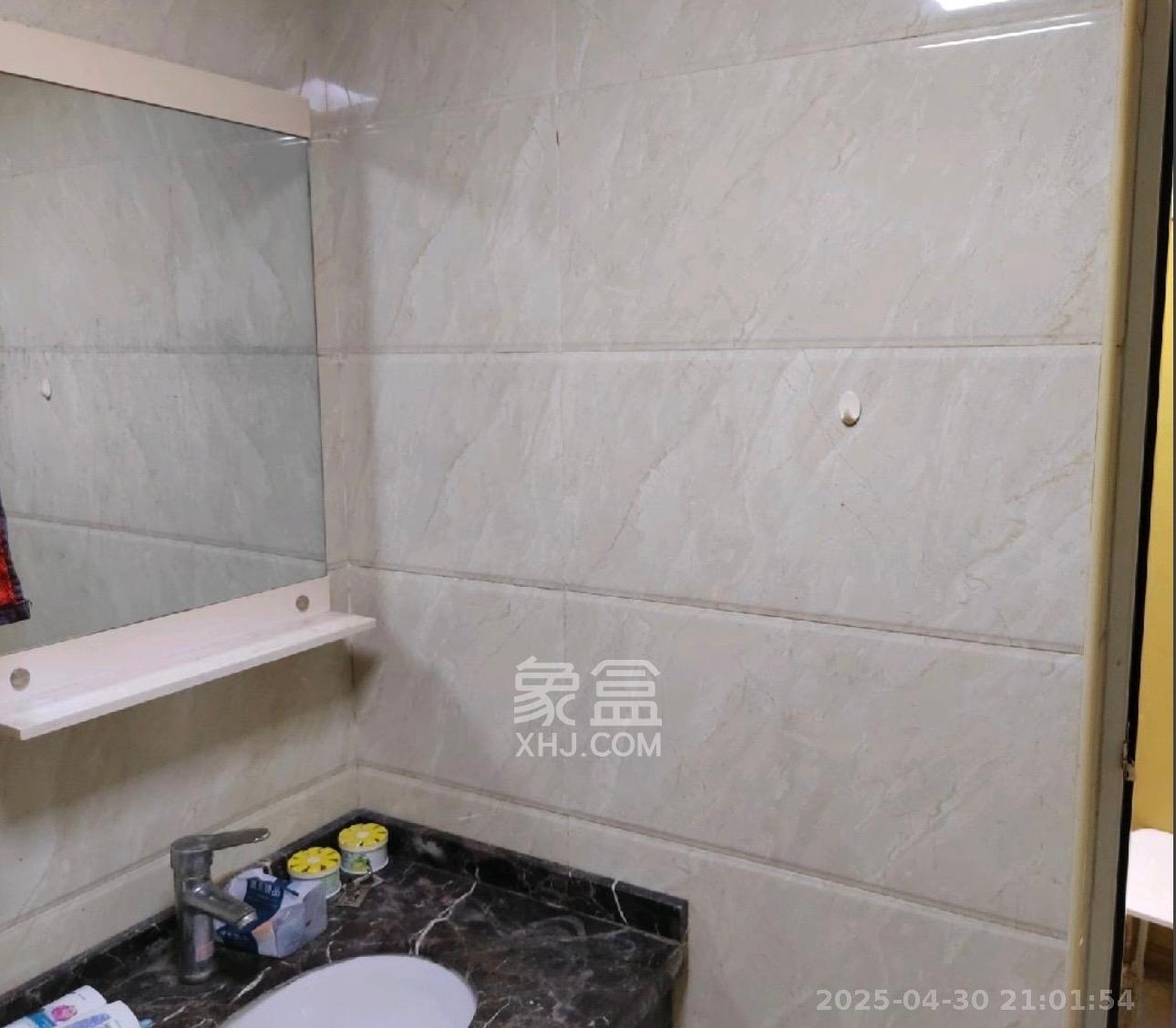 钱隆樽品(一、二、三期)  1室2厅1卫   1200.00元/月室内图