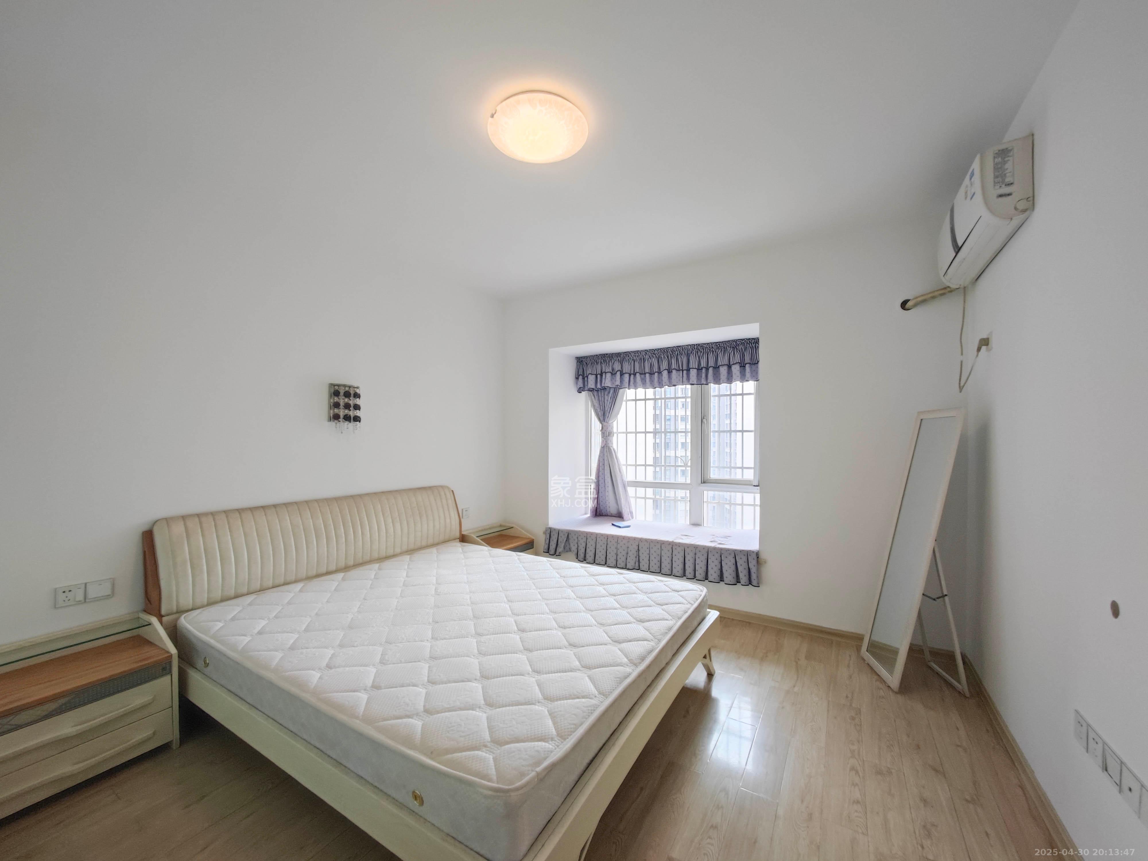 嘉华城(一期) 3室2厅1卫 98.0万 嘉华城(一期) 3室2厅1卫 98.0万卧室