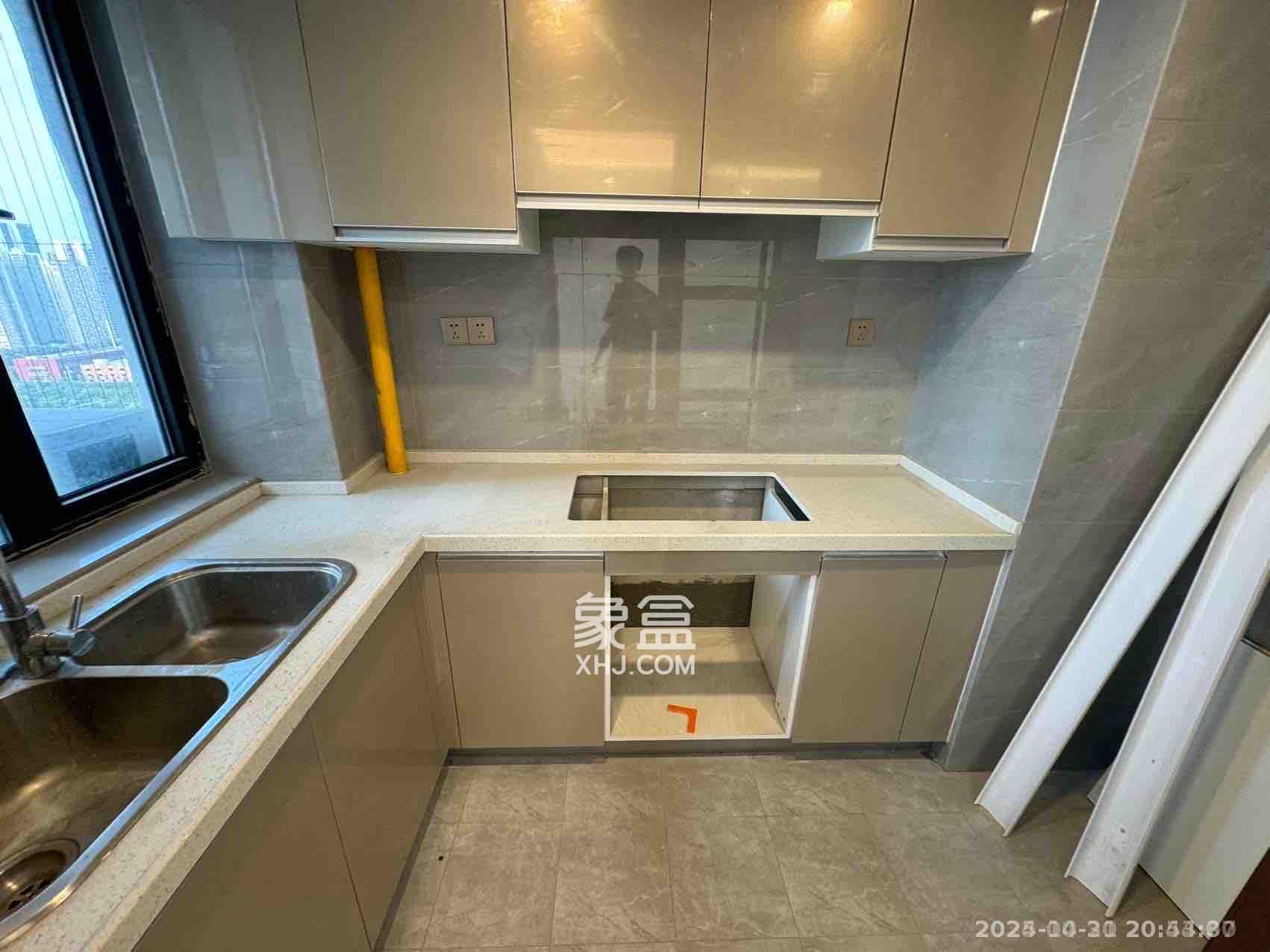 绿地长沙城际空间站(柏仕佳苑)  4室2厅2卫    3600.0元/月 绿地长沙城际空间站(柏仕佳苑)  4室2厅2卫    3600.0元/月室内图