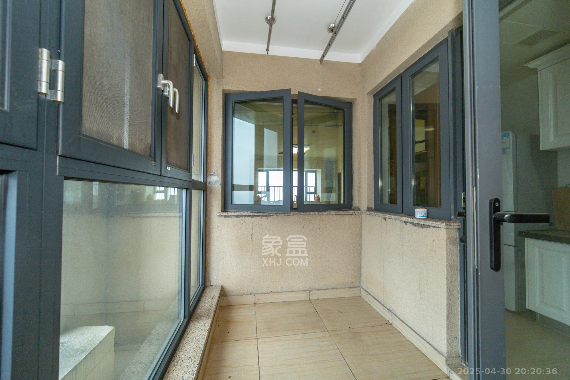 碧桂园威尼斯城 3室2厅2卫 84.8万 碧桂园威尼斯城 3室2厅2卫 84.8万阳台