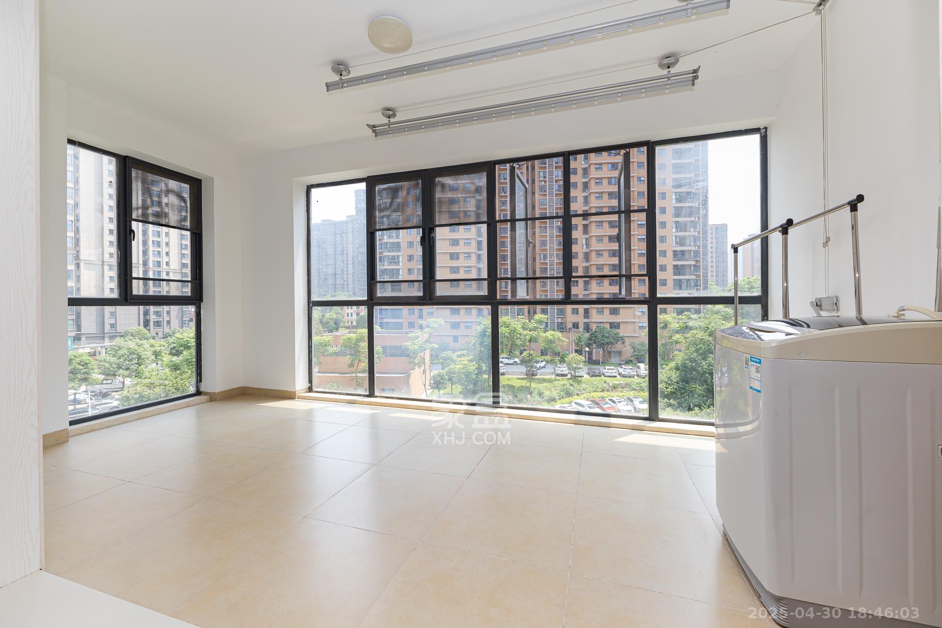 明发国际城 2室1厅1卫 68.8万 明发国际城 2室1厅1卫 68.8万阳台