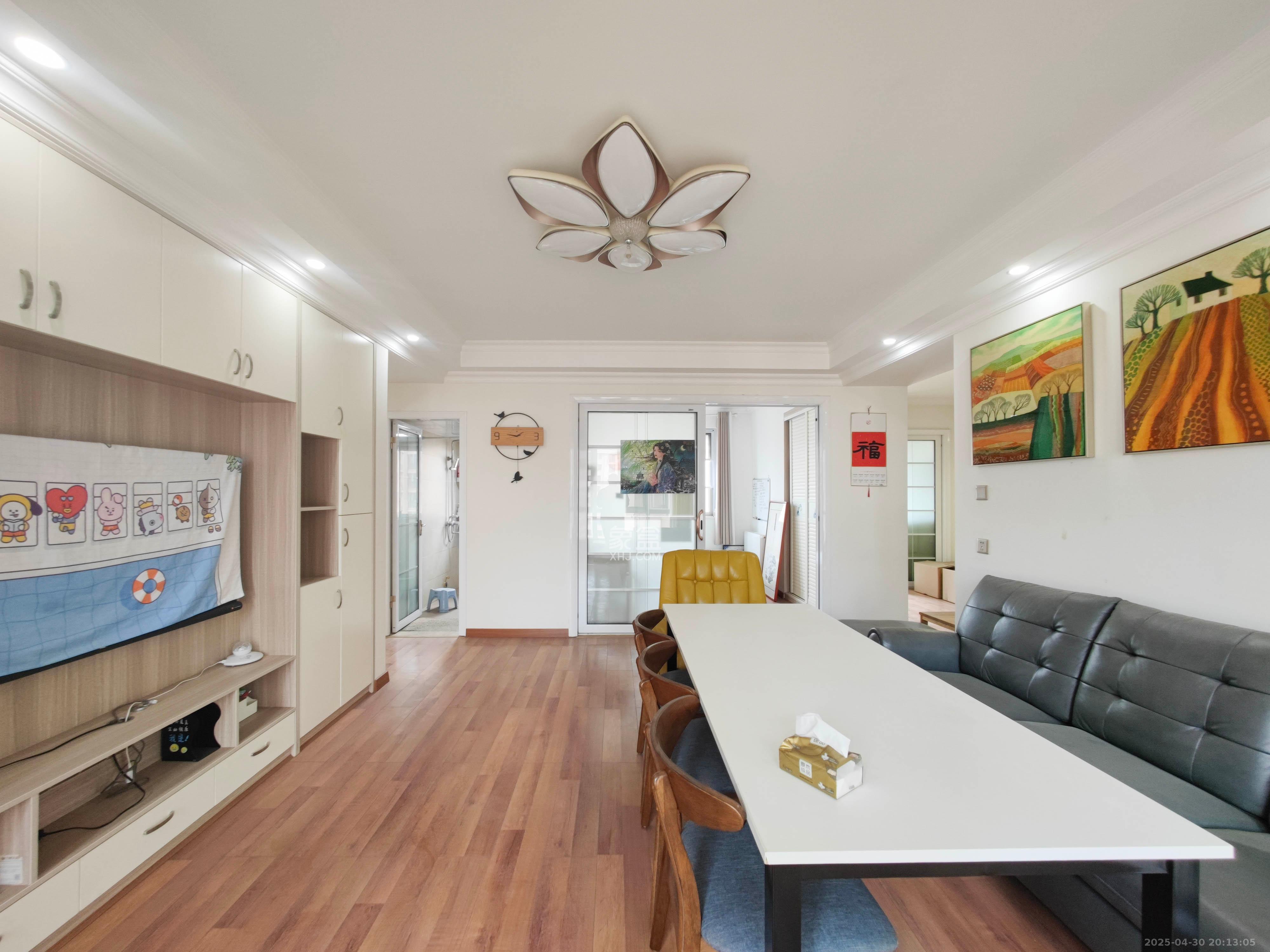 丽发新城 3室2厅2卫 108.0万 丽发新城 3室2厅2卫 108.0万客厅