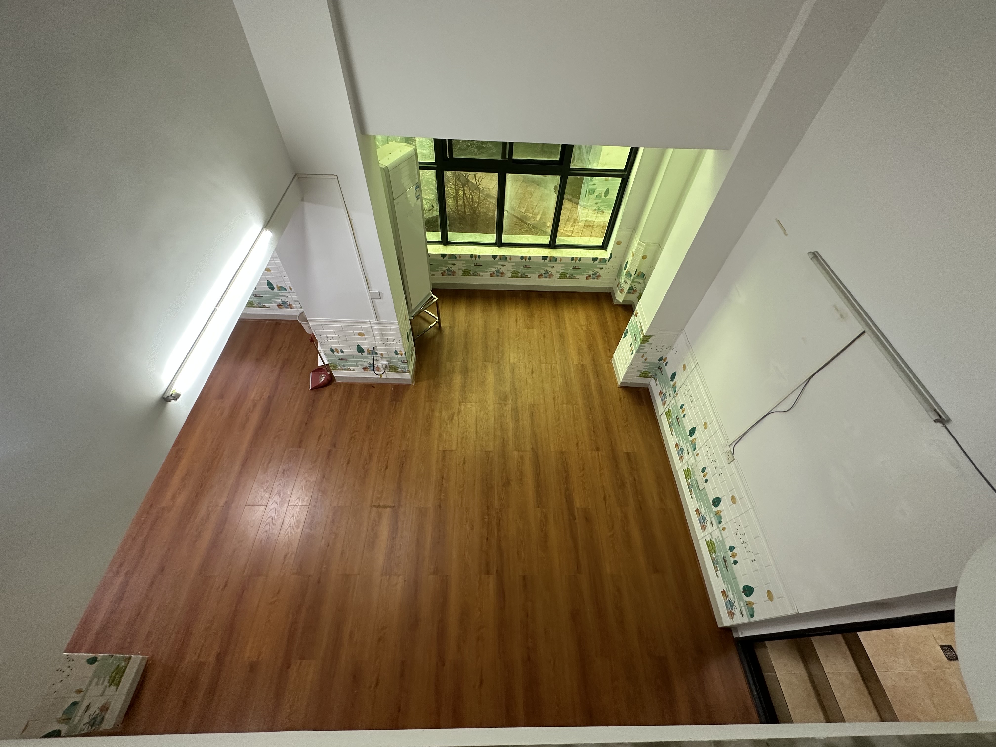 高路华小区  3室2厅2卫   3600.00元/月室内图