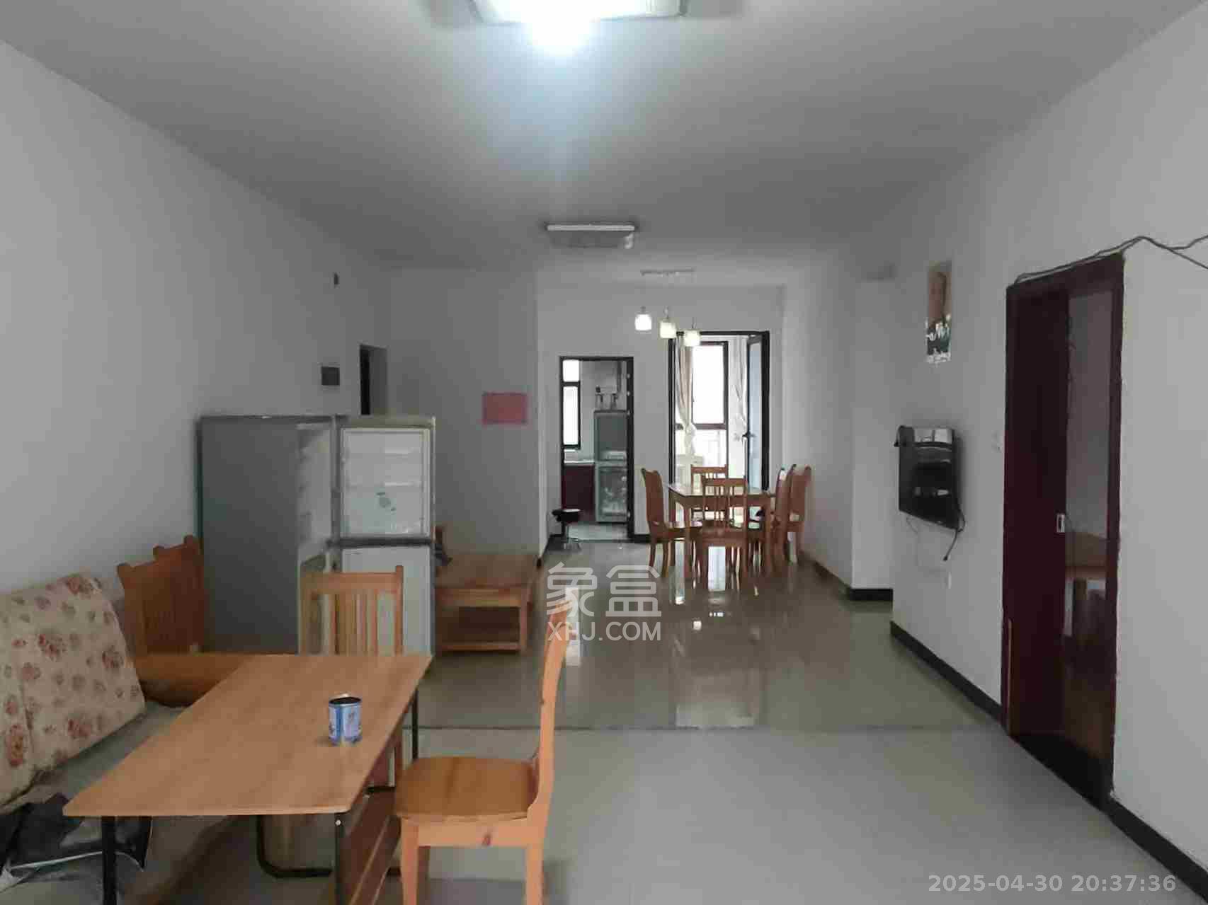 德润小区(丰升德润小区) 4室2厅2卫 3000.0元/月 德润小区(丰升德润小区) 4室2厅2卫 3000.0元/月室内图