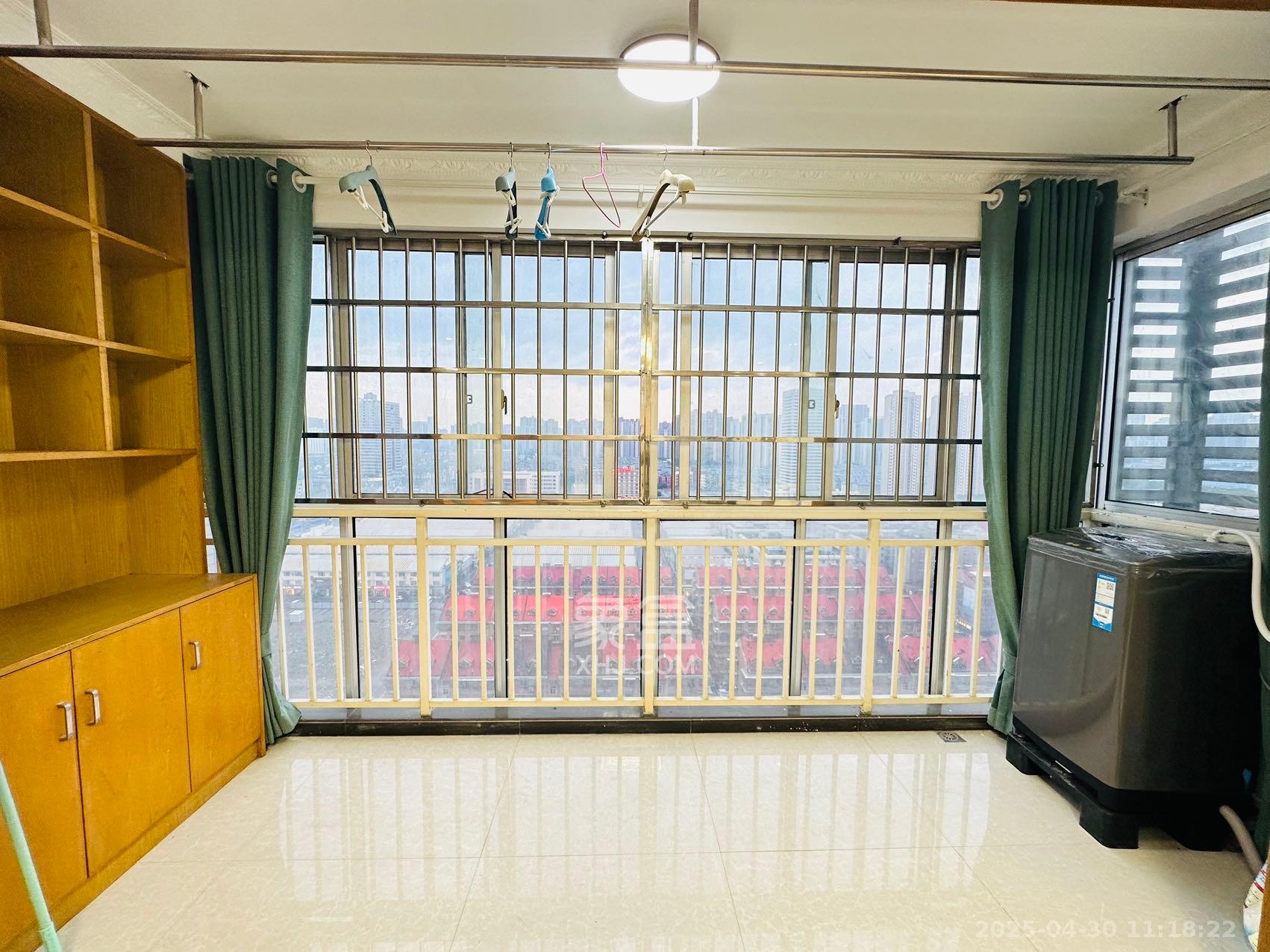 高桥现代商贸城  3室2厅1卫    3000.0元/月 高桥现代商贸城  3室2厅1卫    3000.0元/月室内图