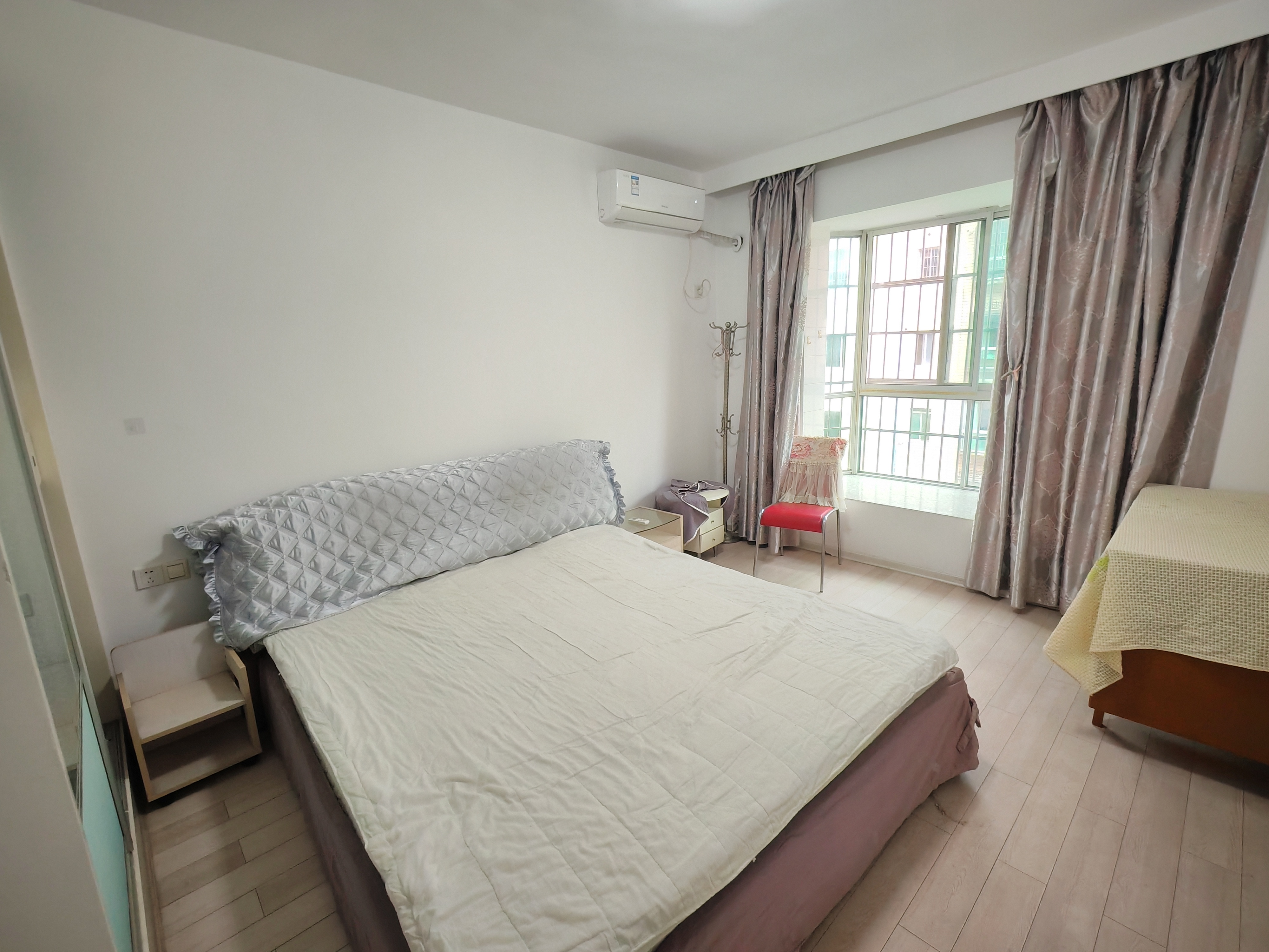 憬华花园 3室2厅2卫 1700.0元/月 憬华花园 3室2厅2卫 1700.0元/月室内图