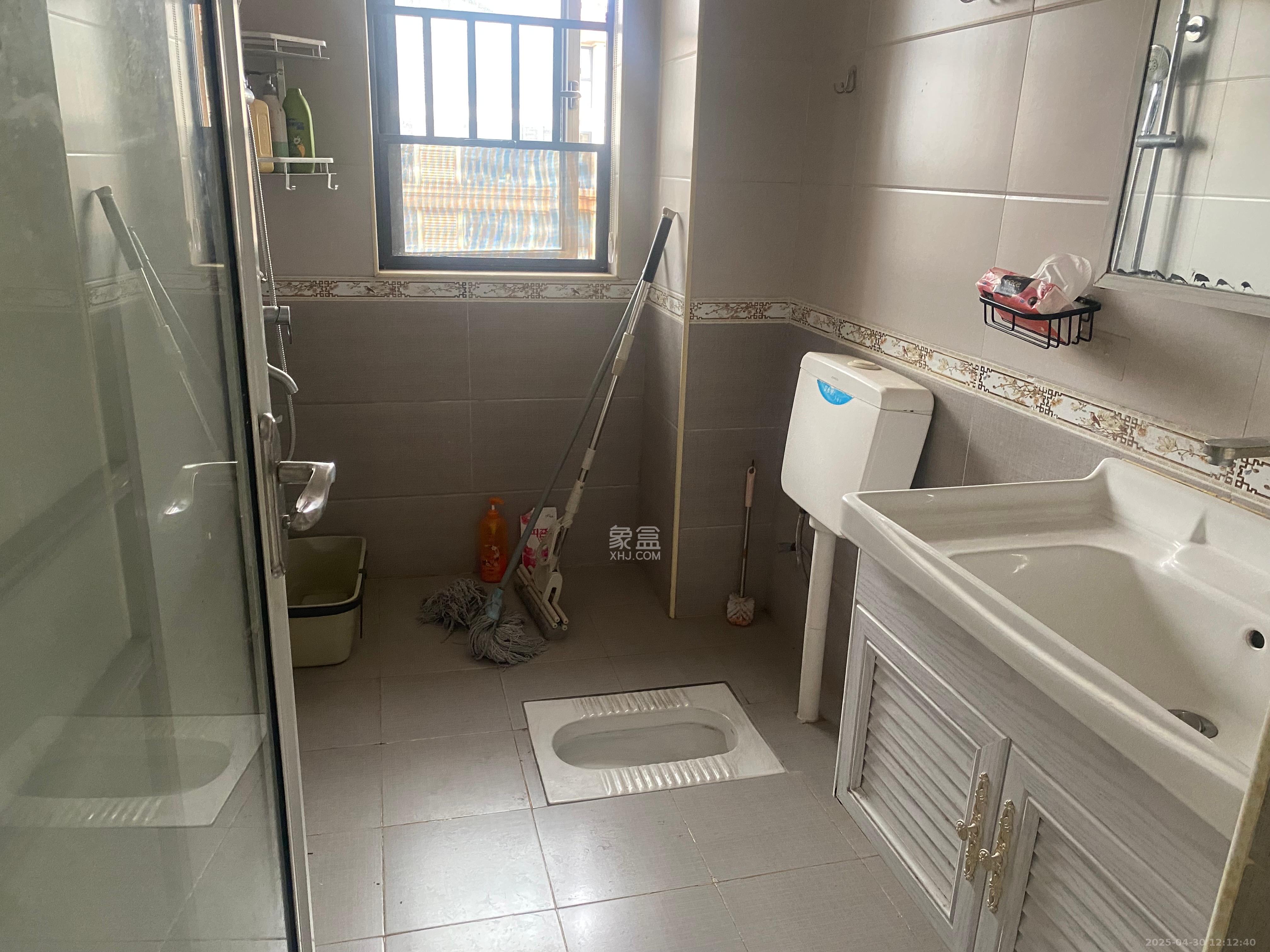 中建芙蓉嘉苑 4室2厅2卫 2300.0元/月 中建芙蓉嘉苑 4室2厅2卫 2300.0元/月室内图