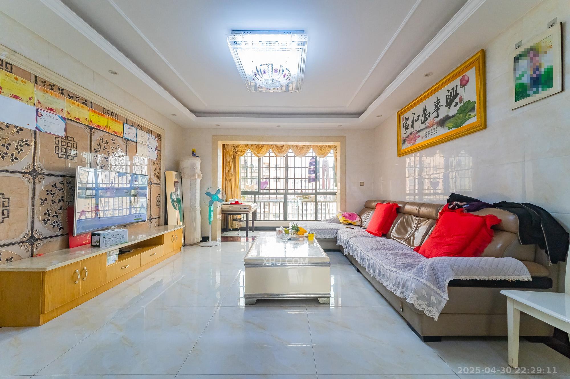 深业睿城 4室2厅2卫 120.8万 深业睿城 4室2厅2卫 120.8万客厅