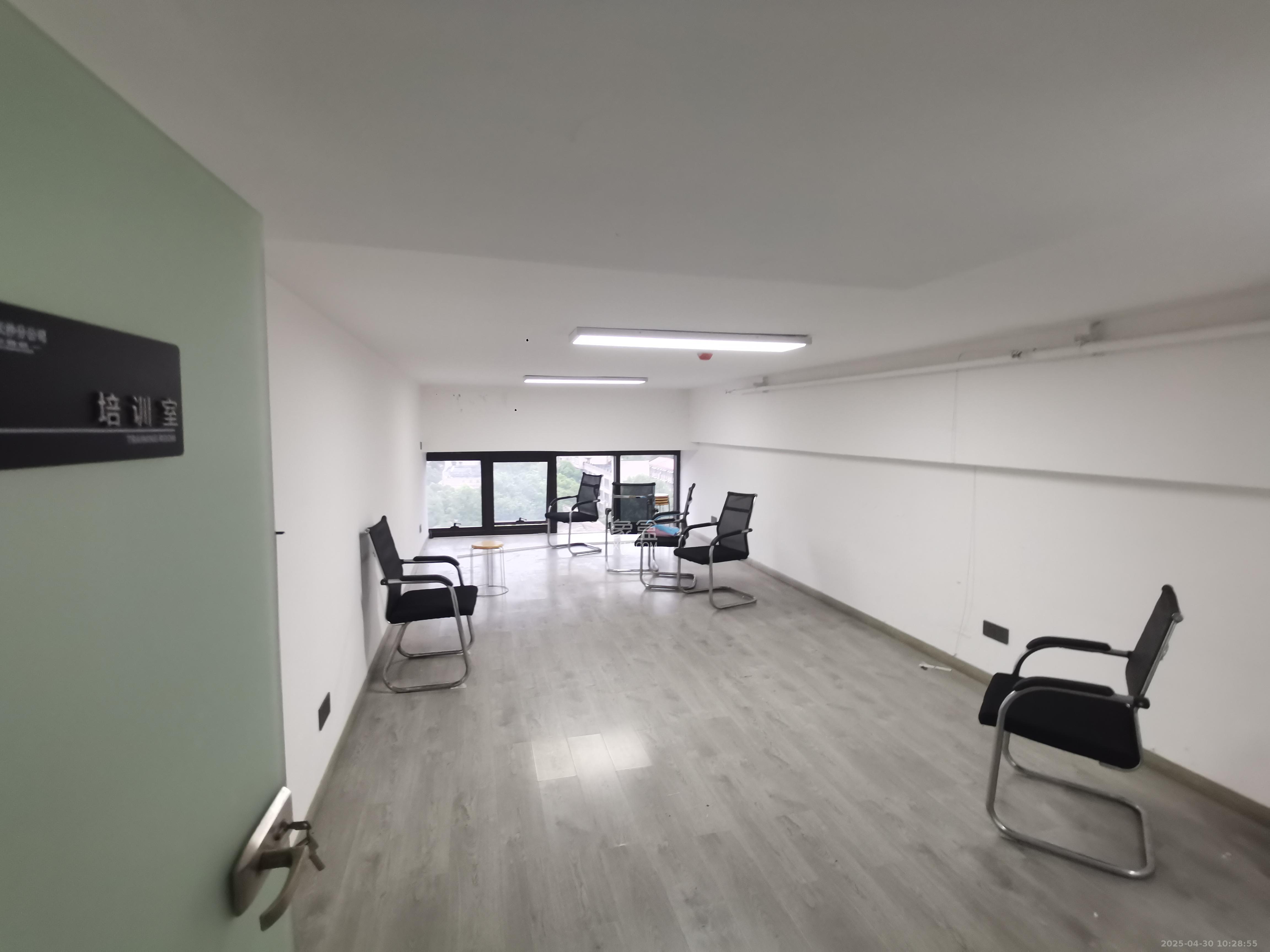 建发央玺(建发泱玺雅苑) 1室1厅1卫 1600.0元/月 建发央玺(建发泱玺雅苑) 1室1厅1卫 1600.0元/月室内图