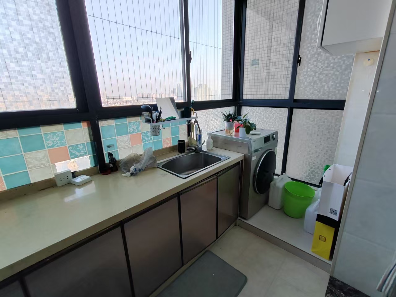 领秀资江 1室1厅1卫 1200.0元/月 领秀资江 1室1厅1卫 1200.0元/月室内图