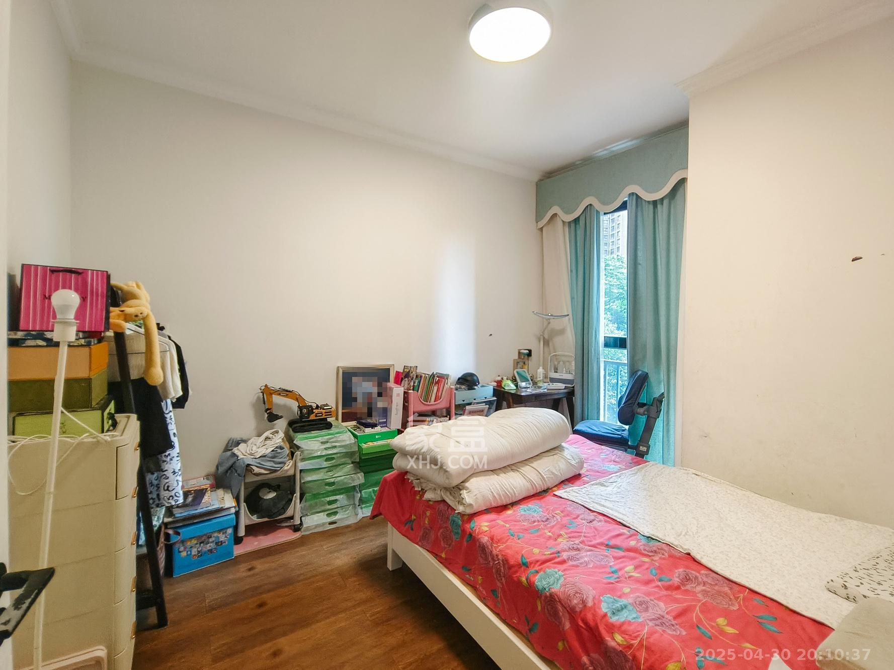 三一街区 3室2厅2卫 73.0万 三一街区 3室2厅2卫 73.0万卧室