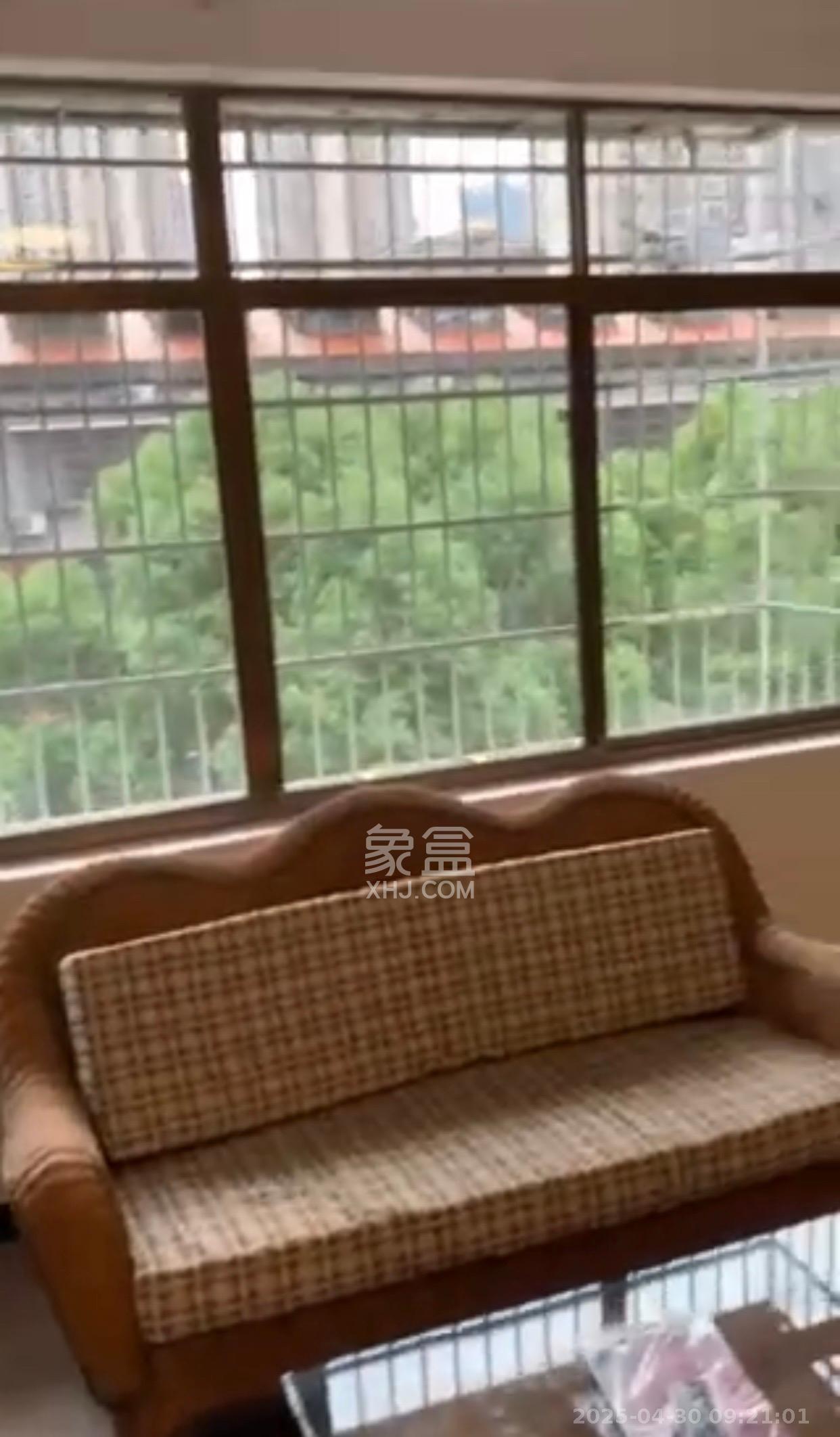 岳北社区 1室1厅1卫 1500.0元/月 岳北社区 1室1厅1卫 1500.0元/月室内图