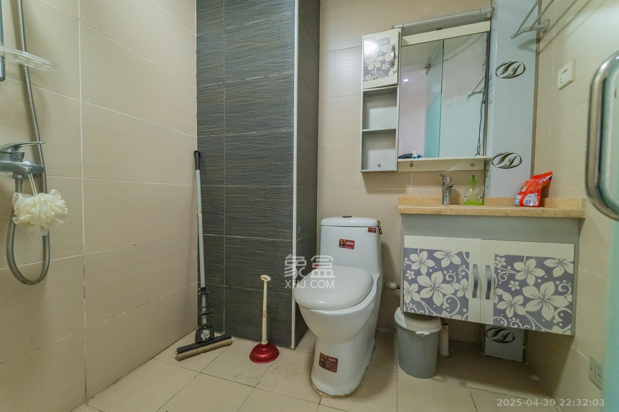 水岸世景  1室1厅1卫    19.8万 水岸世景  1室1厅1卫    19.8万卫生间