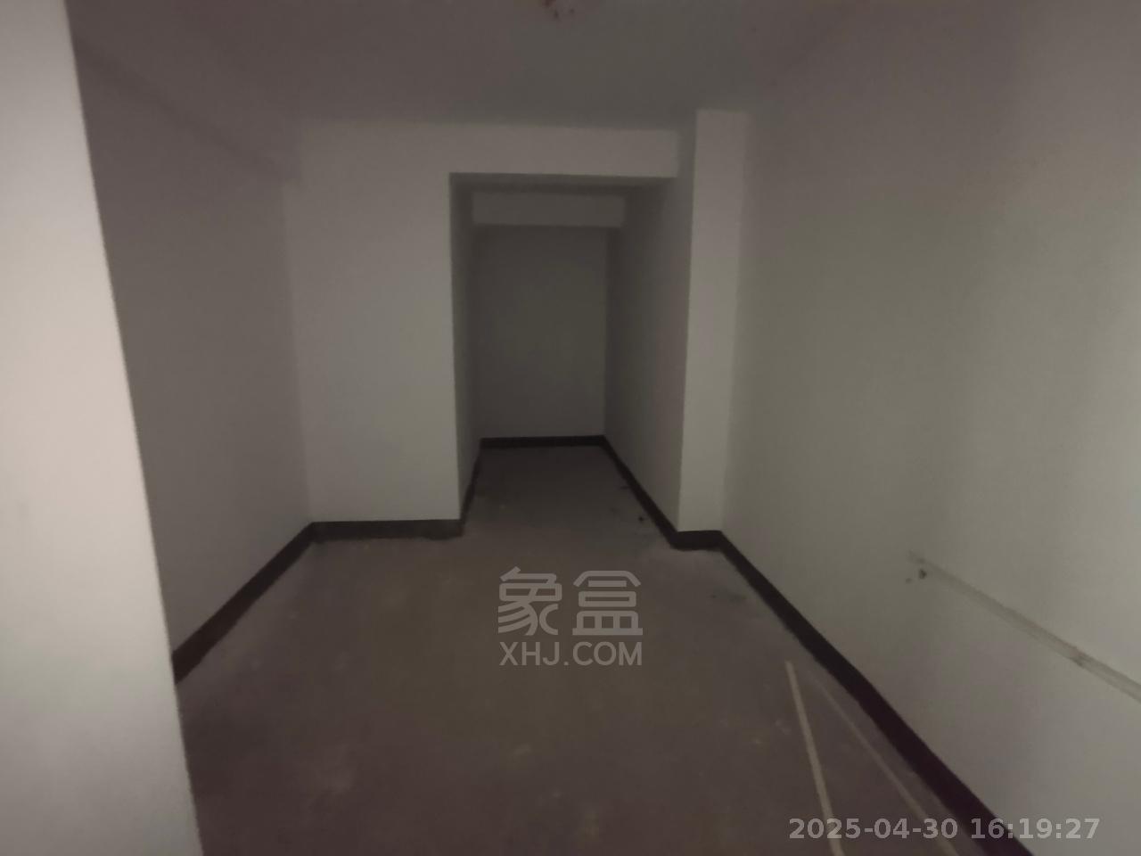 碧桂园江山一品  3室2厅2卫   1500.00元/月室内图