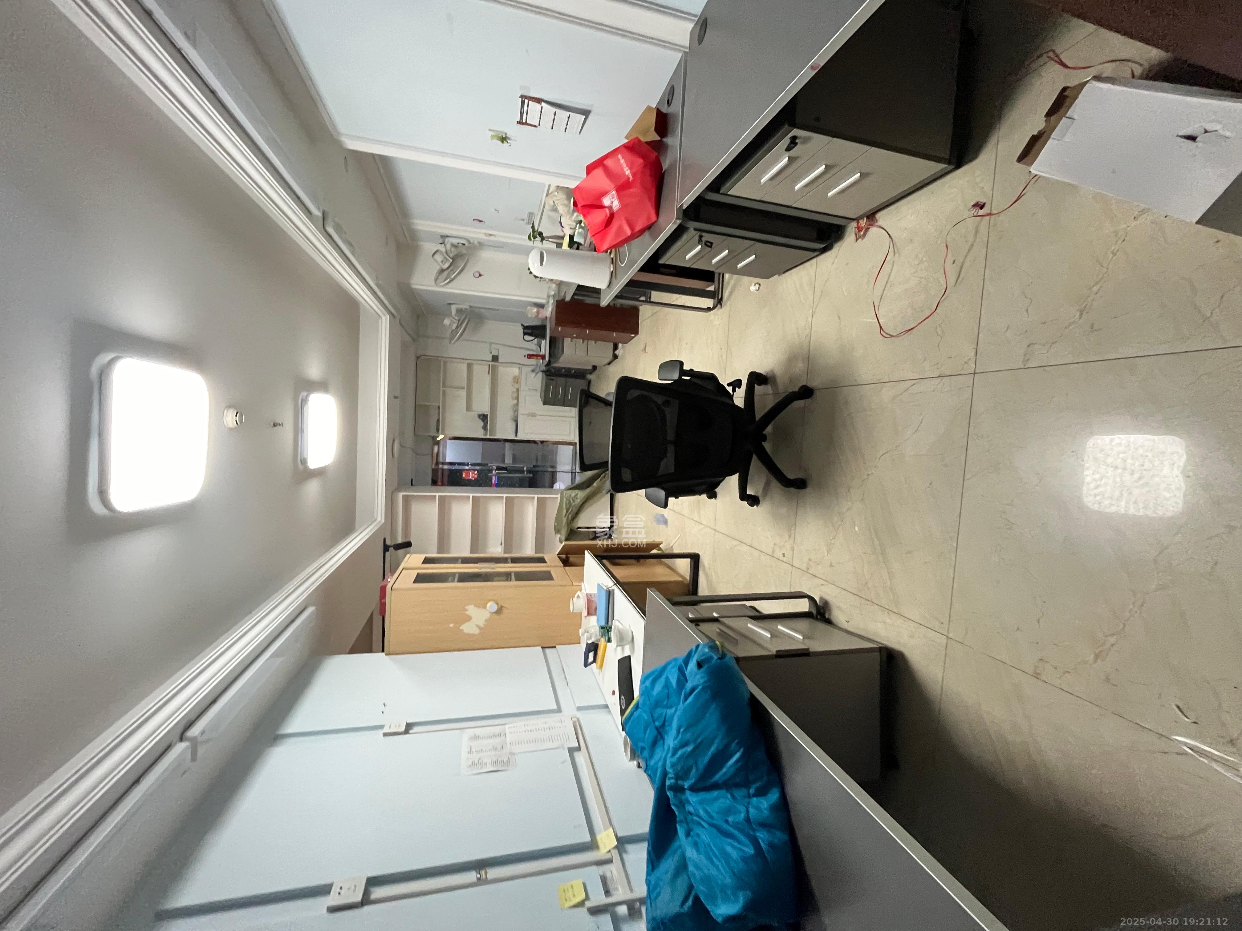 长盛上东区 1室1厅1卫 1600.0元/月 长盛上东区 1室1厅1卫 1600.0元/月室内图