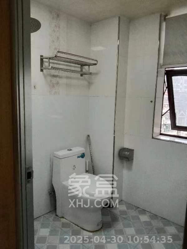 上东辛顿公寓  2室1厅1卫   2100.00元/月室内图