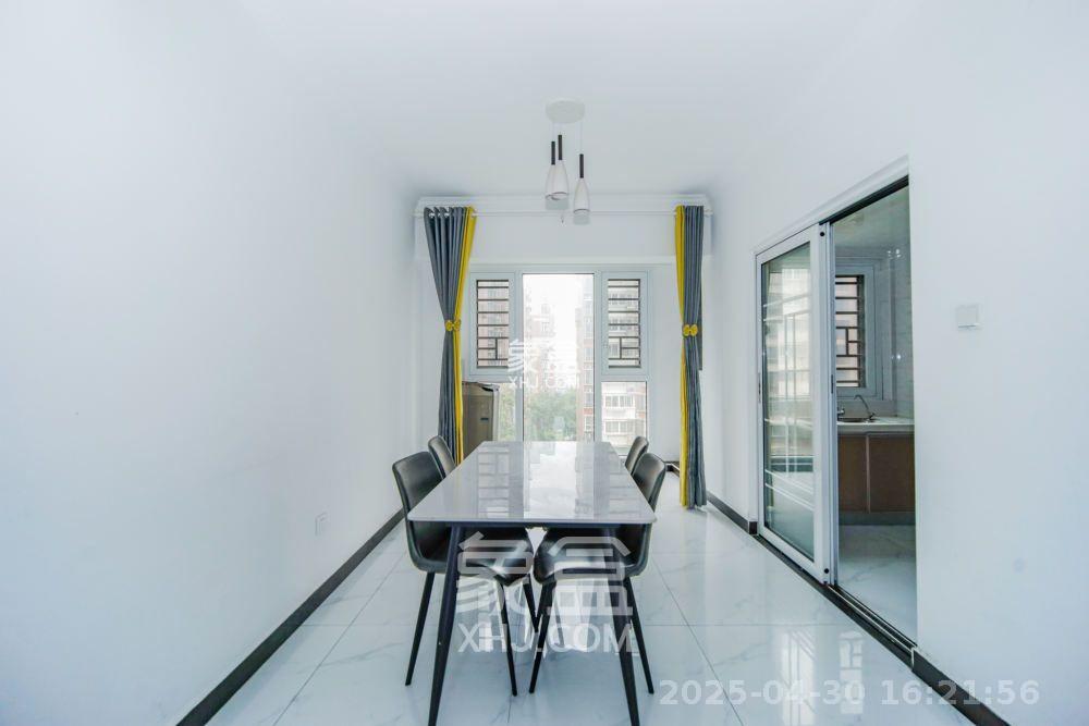 中国铁建18公馆（常青嘉苑）  3室2厅1卫    2600.0元/月室内图