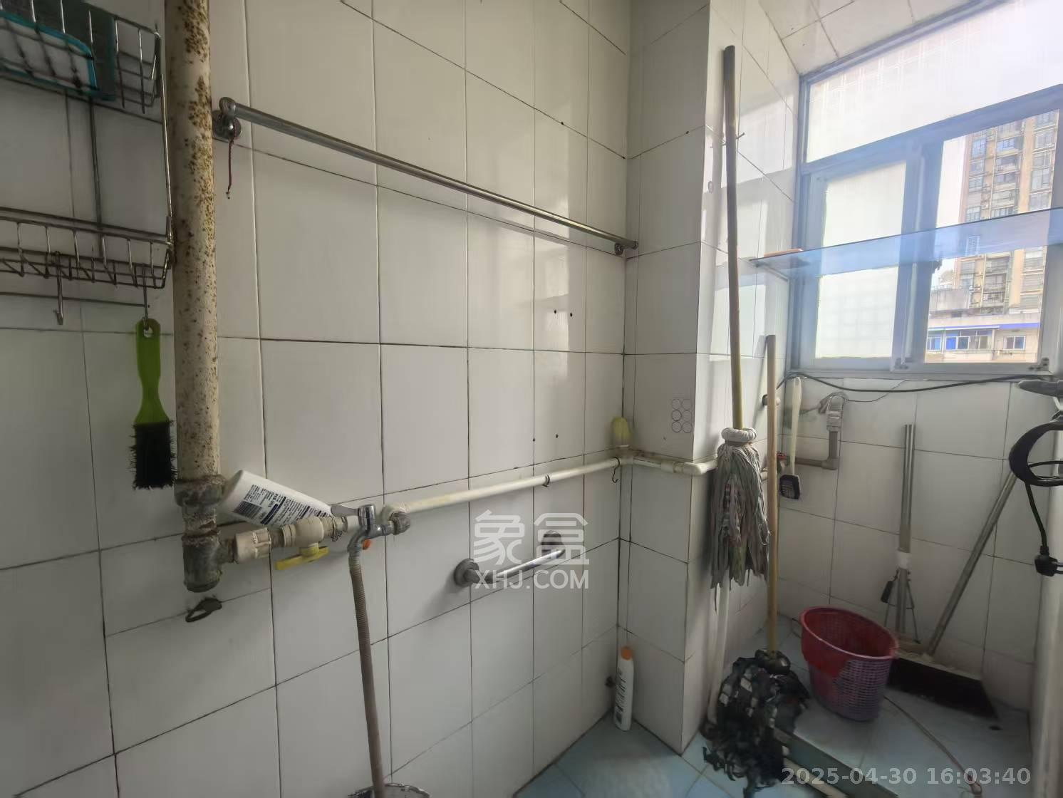 仰天湖4村 2室1厅1卫 1600.0元/月 仰天湖4村 2室1厅1卫 1600.0元/月室内图